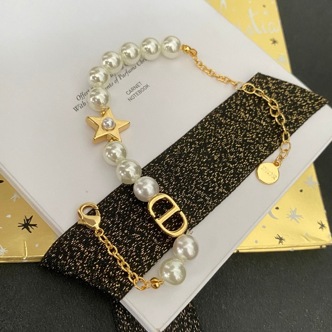 👑Dior 迪奥  手链 精选原版一致 黄铜材质 甜美气质高雅。