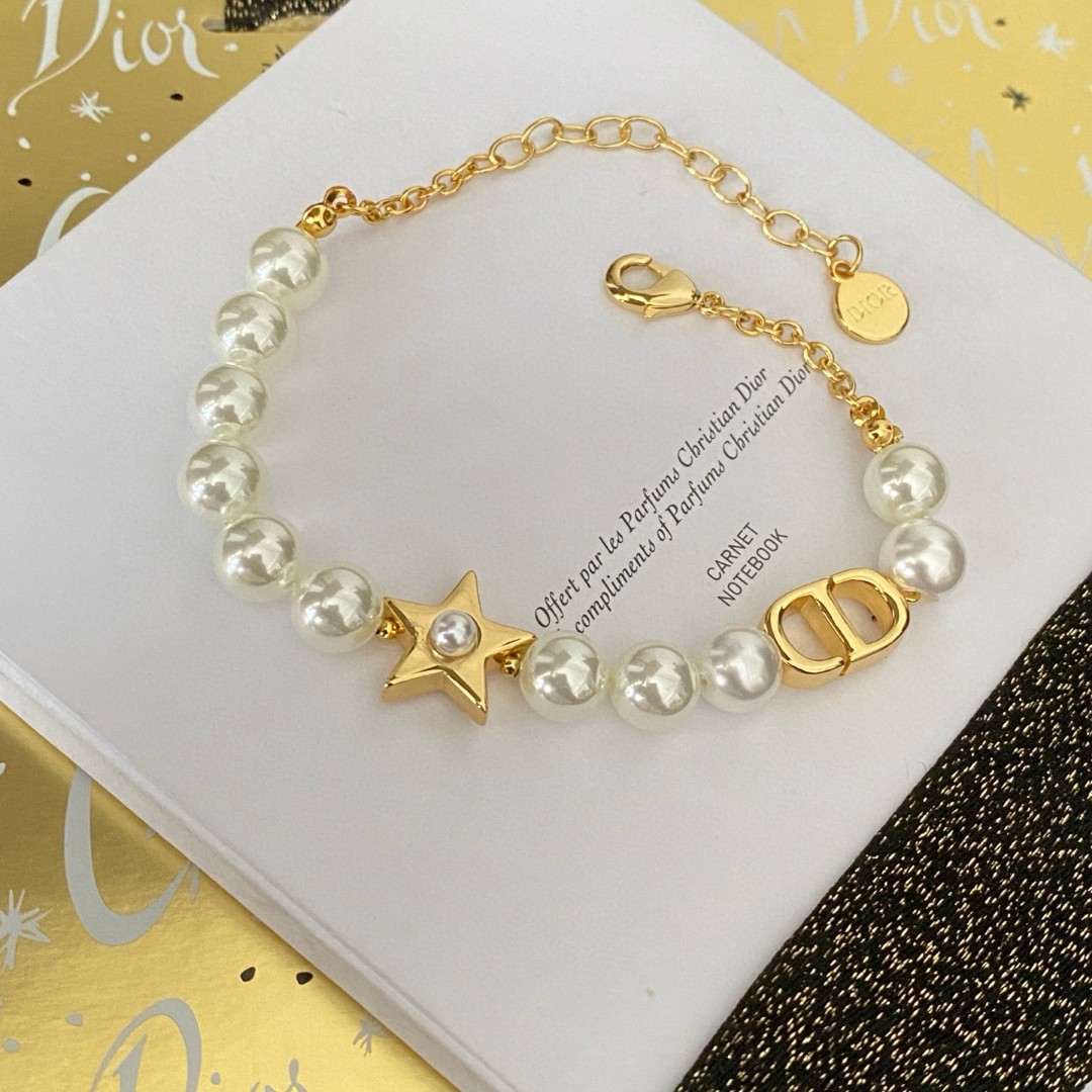 👑Dior 迪奥  手链 精选原版一致 黄铜材质 甜美气质高雅。