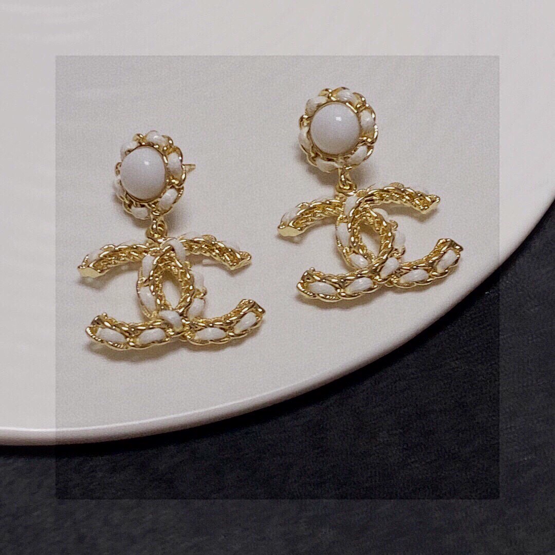 ❤️👑Chanel 小香 新款皮革耳坠耳钉 专柜同步上新 耳环 原版一致黄铜材质搭配纯银针耳环💗 精工细