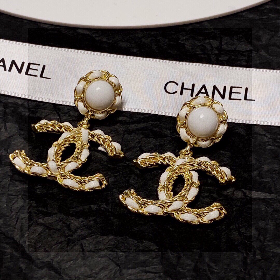 ❤️👑Chanel 小香 新款皮革耳坠耳钉 专柜同步上新 耳环 原版一致黄铜材质搭配纯银针耳环💗 精工细