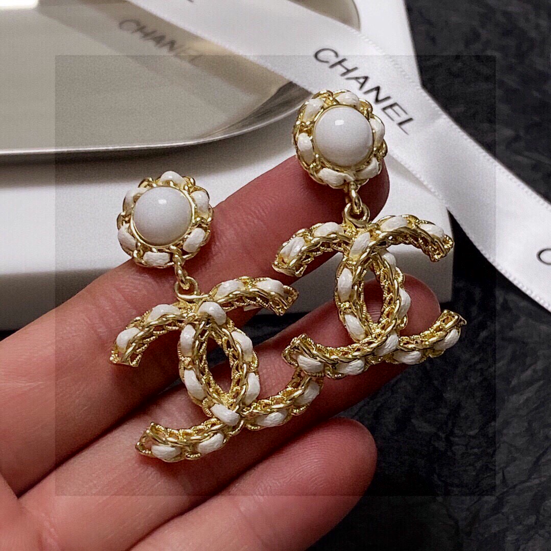 ❤️👑Chanel 小香 新款皮革耳坠耳钉 专柜同步上新 耳环 原版一致黄铜材质搭配纯银针耳环💗 精工细