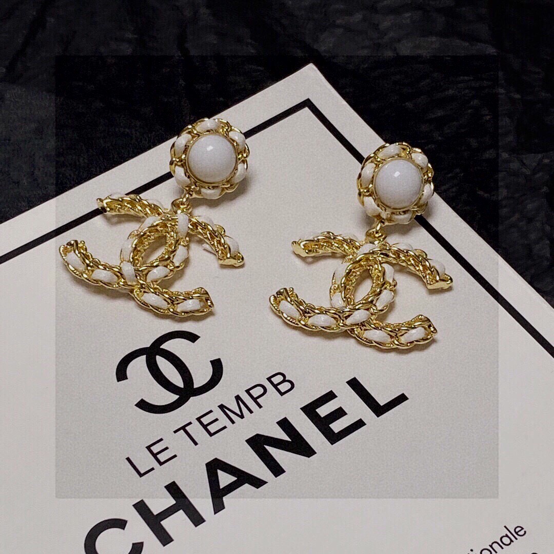 ❤️👑Chanel 小香 新款皮革耳坠耳钉 专柜同步上新 耳环 原版一致黄铜材质搭配纯银针耳环💗 精工细