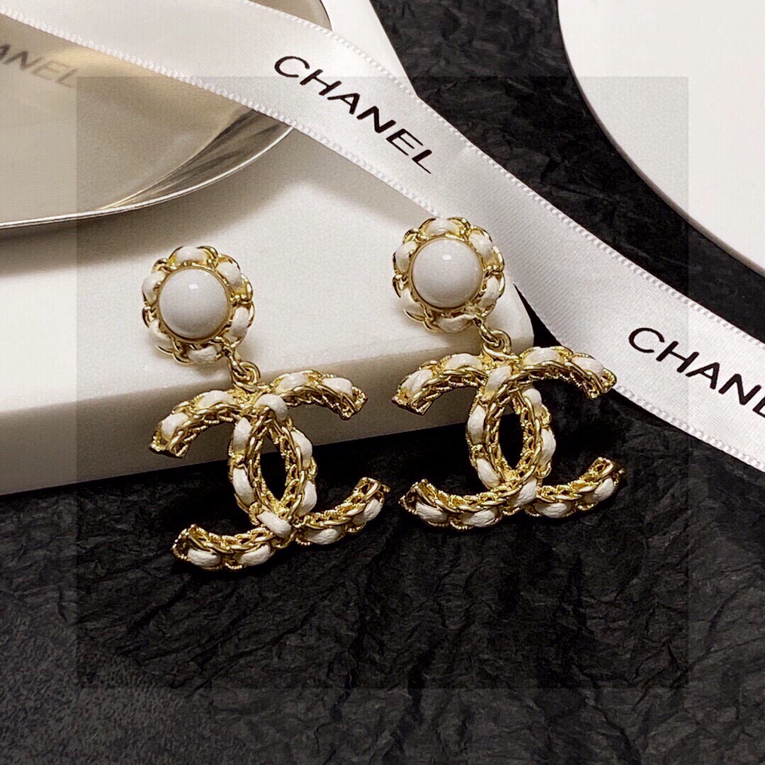 ❤️👑Chanel 小香 新款皮革耳坠耳钉 专柜同步上新 耳环 原版一致黄铜材质搭配纯银针耳环💗 精工细