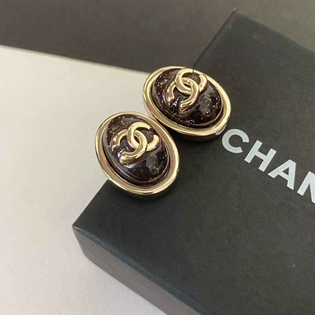  Chanel香奈儿 中古 双C耳钉👀原版复刻logo 小香家的款式真心无需多介绍😘🎶每一款都超好看，精