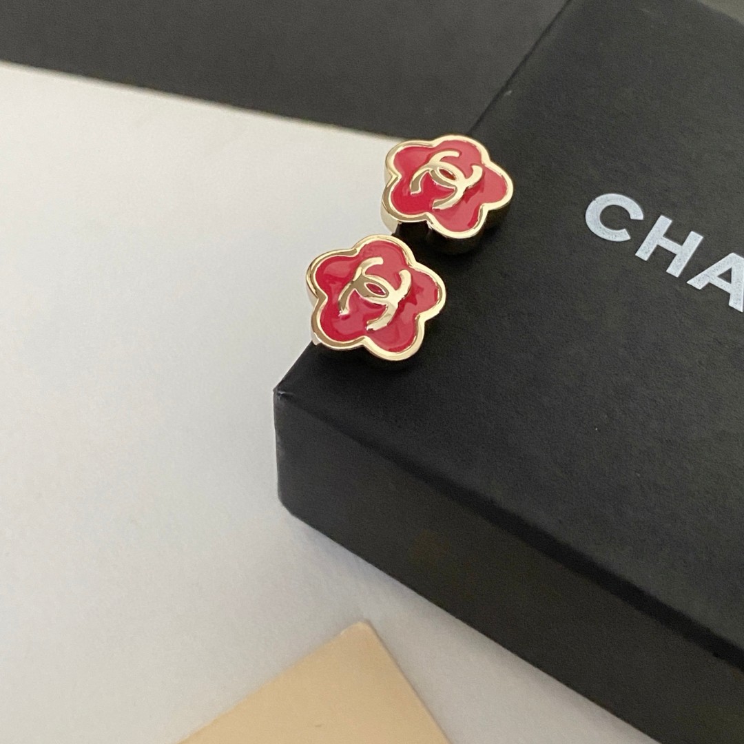  Chanel香奈儿 中古 双C耳钉👀原版复刻logo 小香家的款式真心无需多介绍😘🎶每一款都超好看，精
