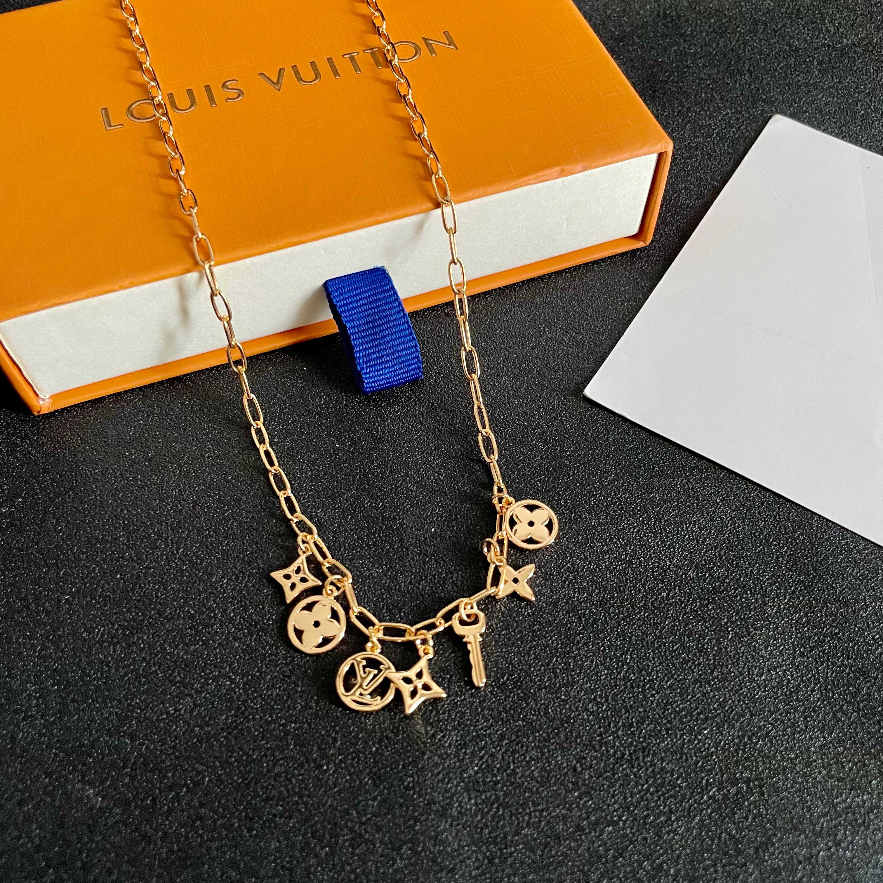  LV 项链🔹🔹Louis Vuitton 路易威登🔹专柜一致材质 火爆款出货 设计独特 复古前卫 男神