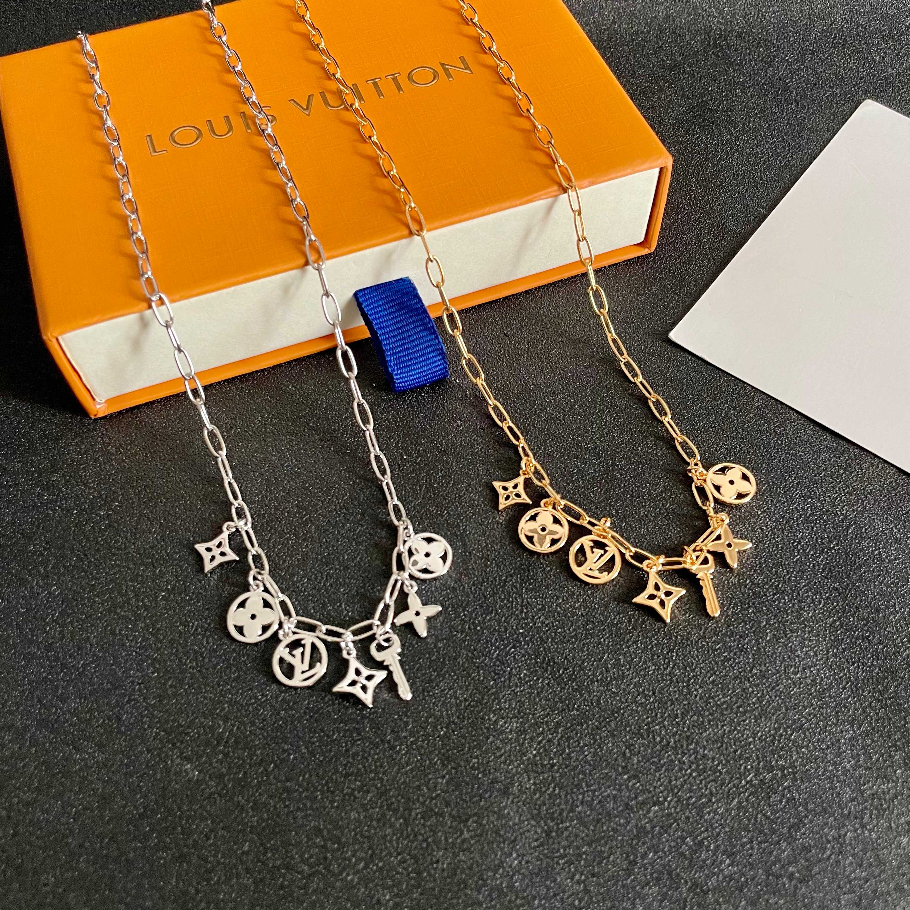  LV 项链🔹🔹Louis Vuitton 路易威登🔹专柜一致材质 火爆款出货 设计独特 复古前卫 男神