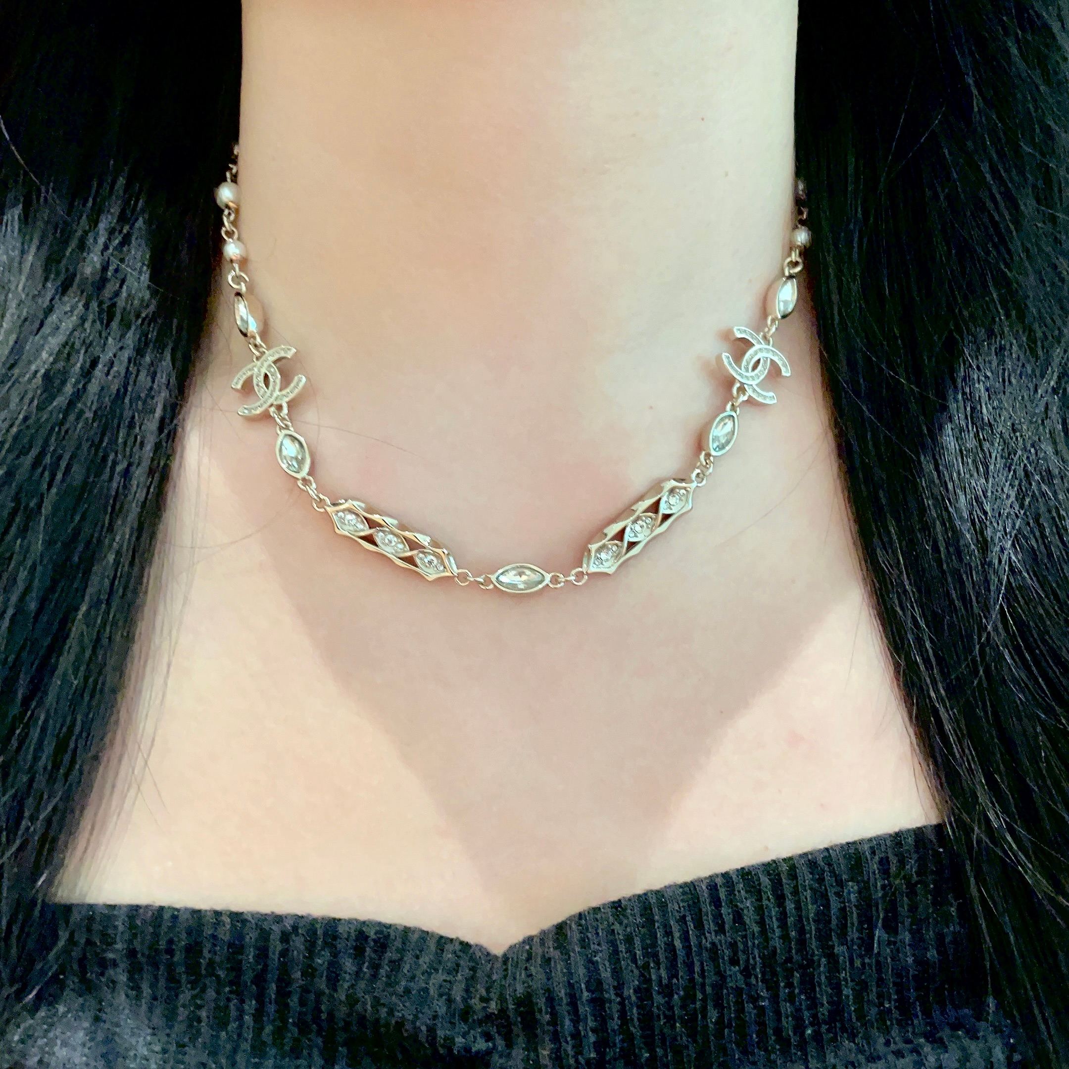  Chanel香奈儿 中古 字母项链👀小香家的款式真心无需多介绍😘🎶每一款都超好看，精致大方，非常显气质