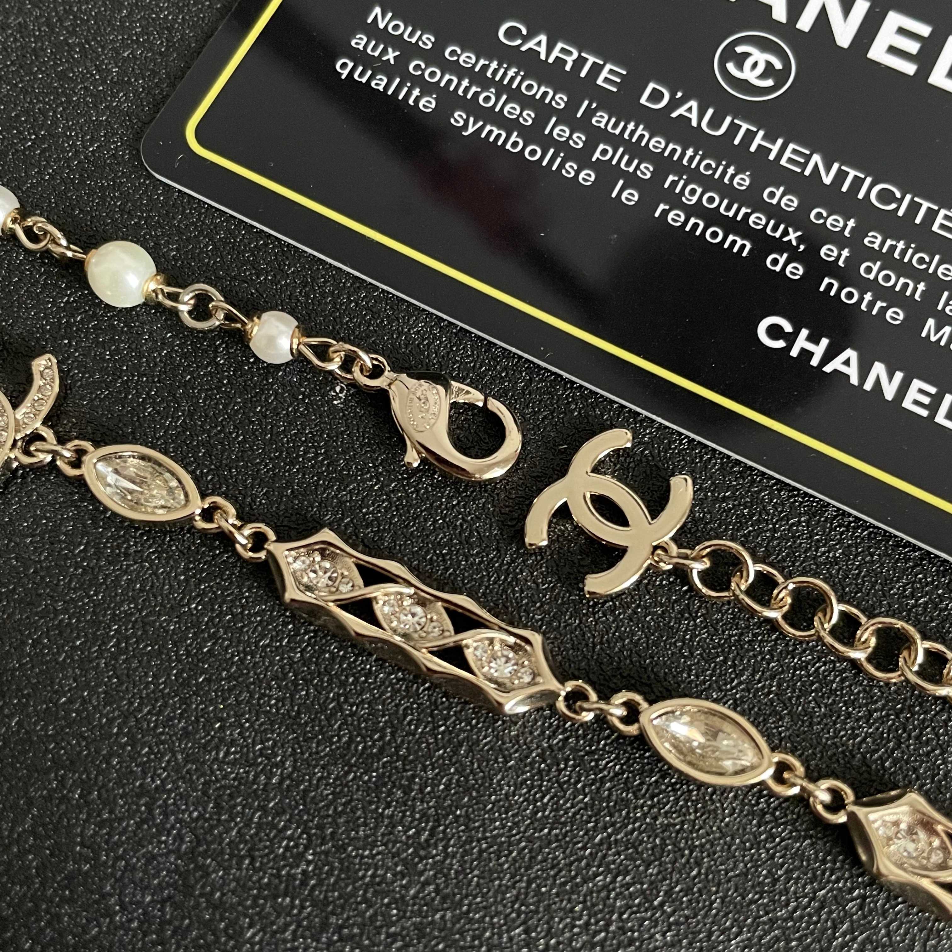  Chanel香奈儿 中古 字母项链👀小香家的款式真心无需多介绍😘🎶每一款都超好看，精致大方，非常显气质