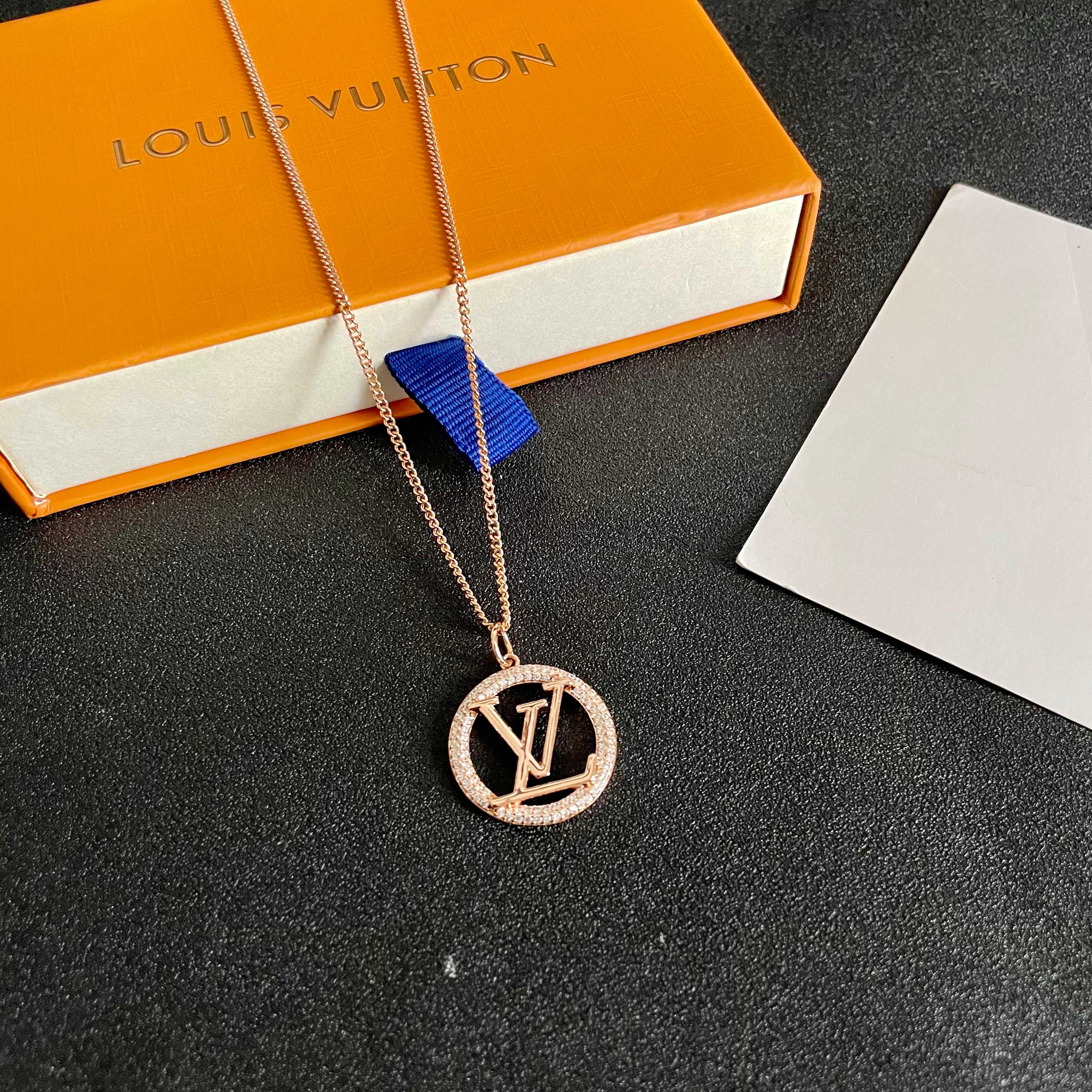  LV 项链🔹🔹Louis Vuitton 路易威登🔹专柜一致材质 火爆款出货 设计独特 复古前卫 男神