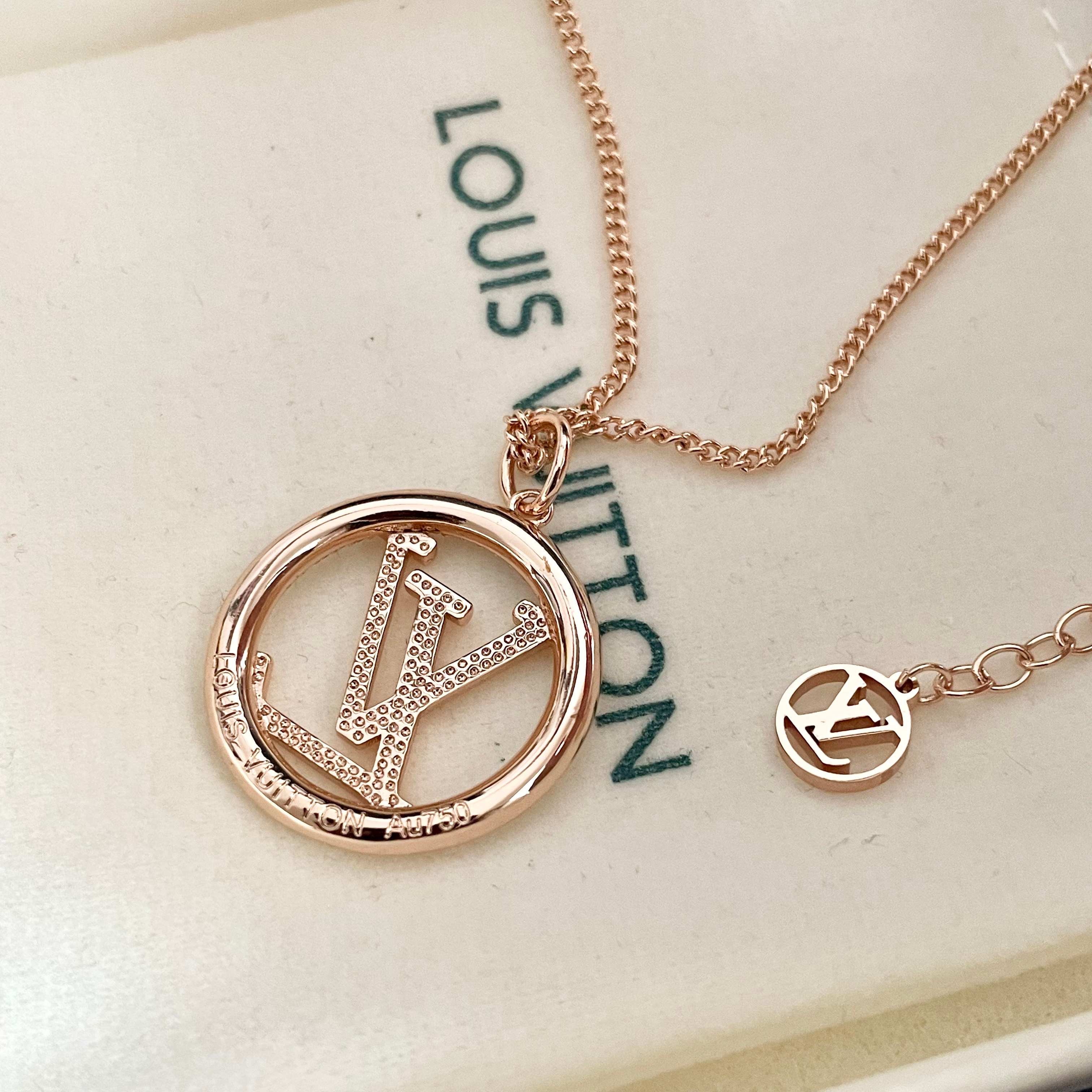  LV 项链🔹🔹Louis Vuitton 路易威登🔹专柜一致材质 火爆款出货 设计独特 复古前卫 男神