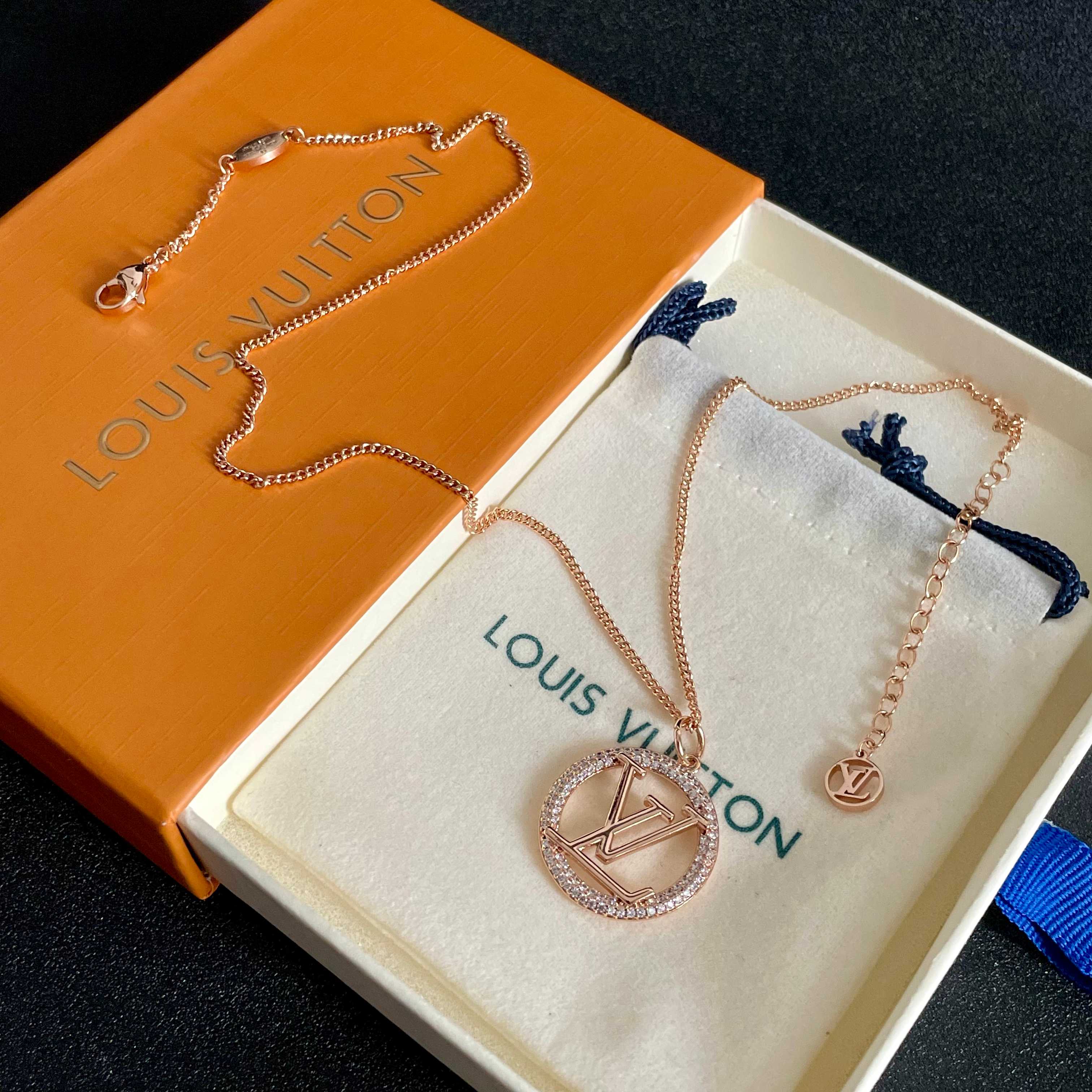  LV 项链🔹🔹Louis Vuitton 路易威登🔹专柜一致材质 火爆款出货 设计独特 复古前卫 男神