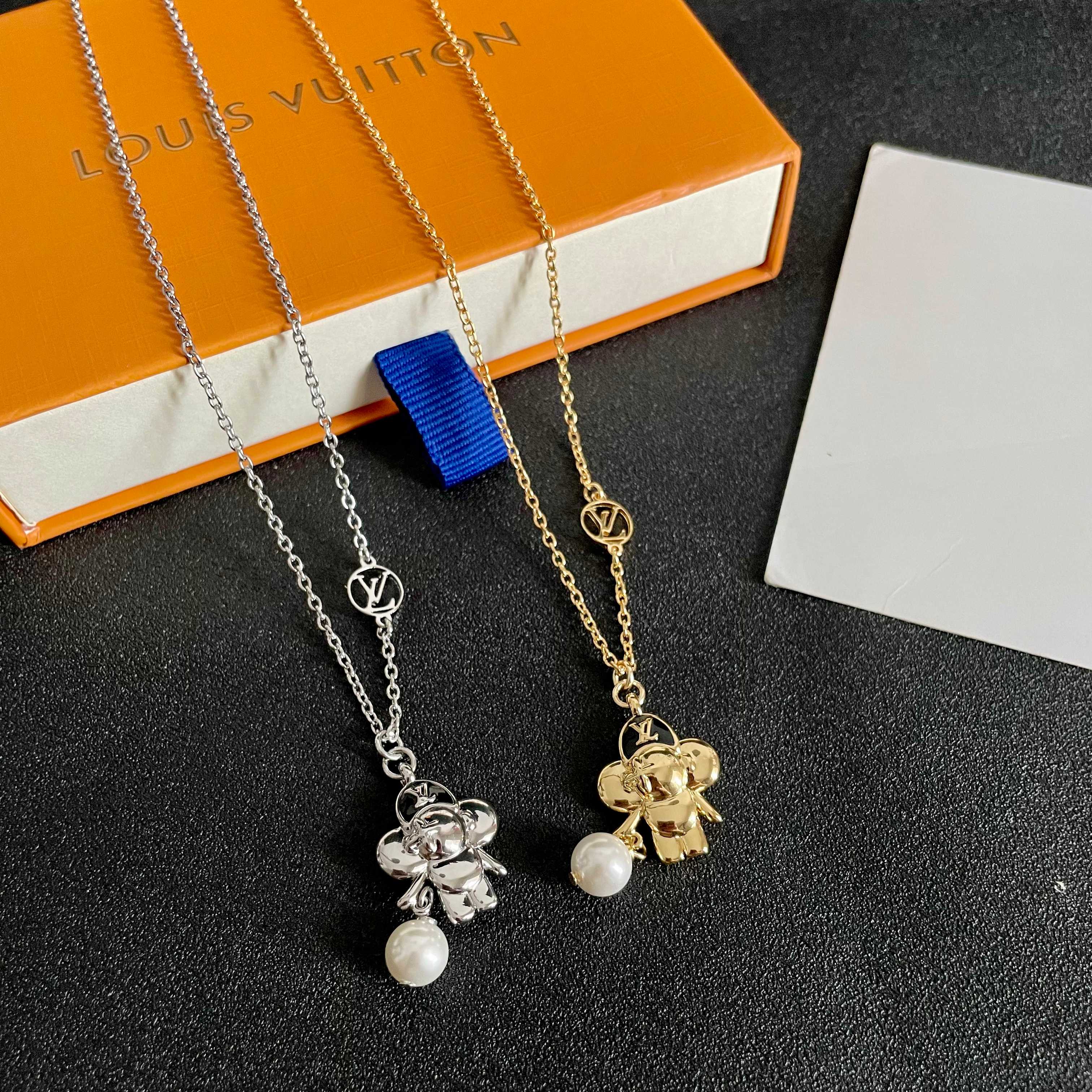  LV 项链🔹🔹Louis Vuitton 路易威登🔹专柜一致材质 火爆款出货 设计独特 复古前卫 男神