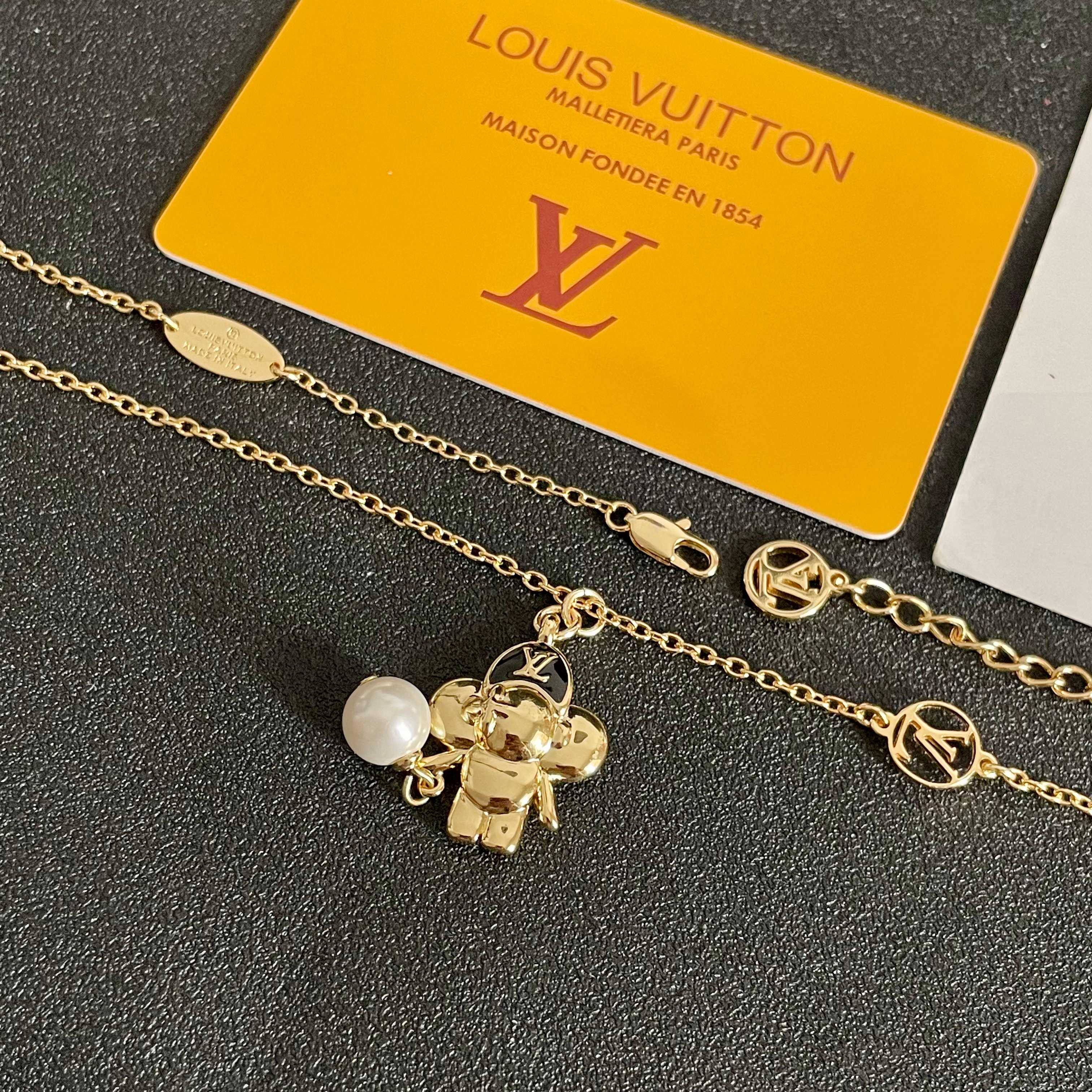  LV 项链🔹🔹Louis Vuitton 路易威登🔹专柜一致材质 火爆款出货 设计独特 复古前卫 男神