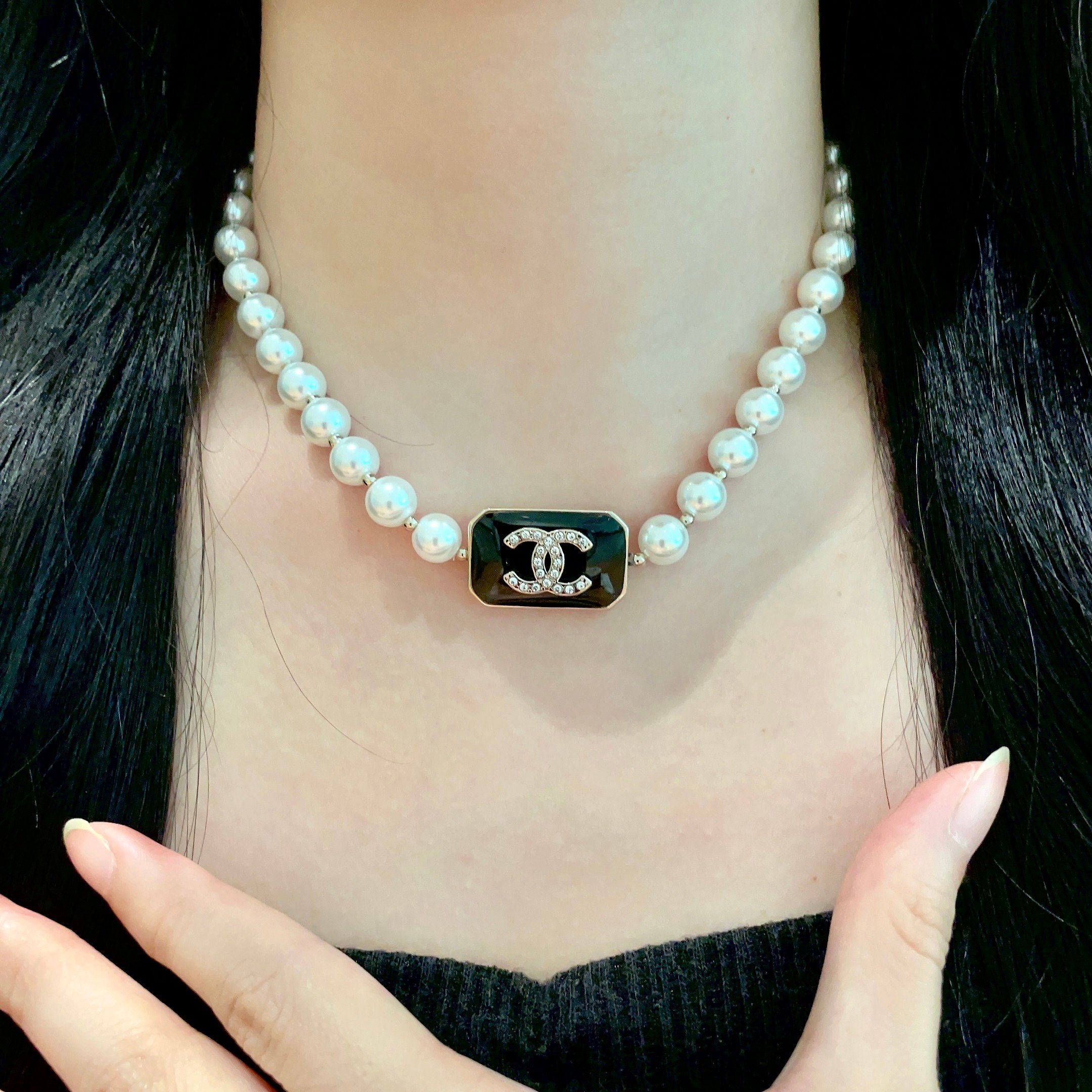  Chanel香奈儿 中古 字母项链👀小香家的款式真心无需多介绍😘🎶每一款都超好看，精致大方，非常显气质