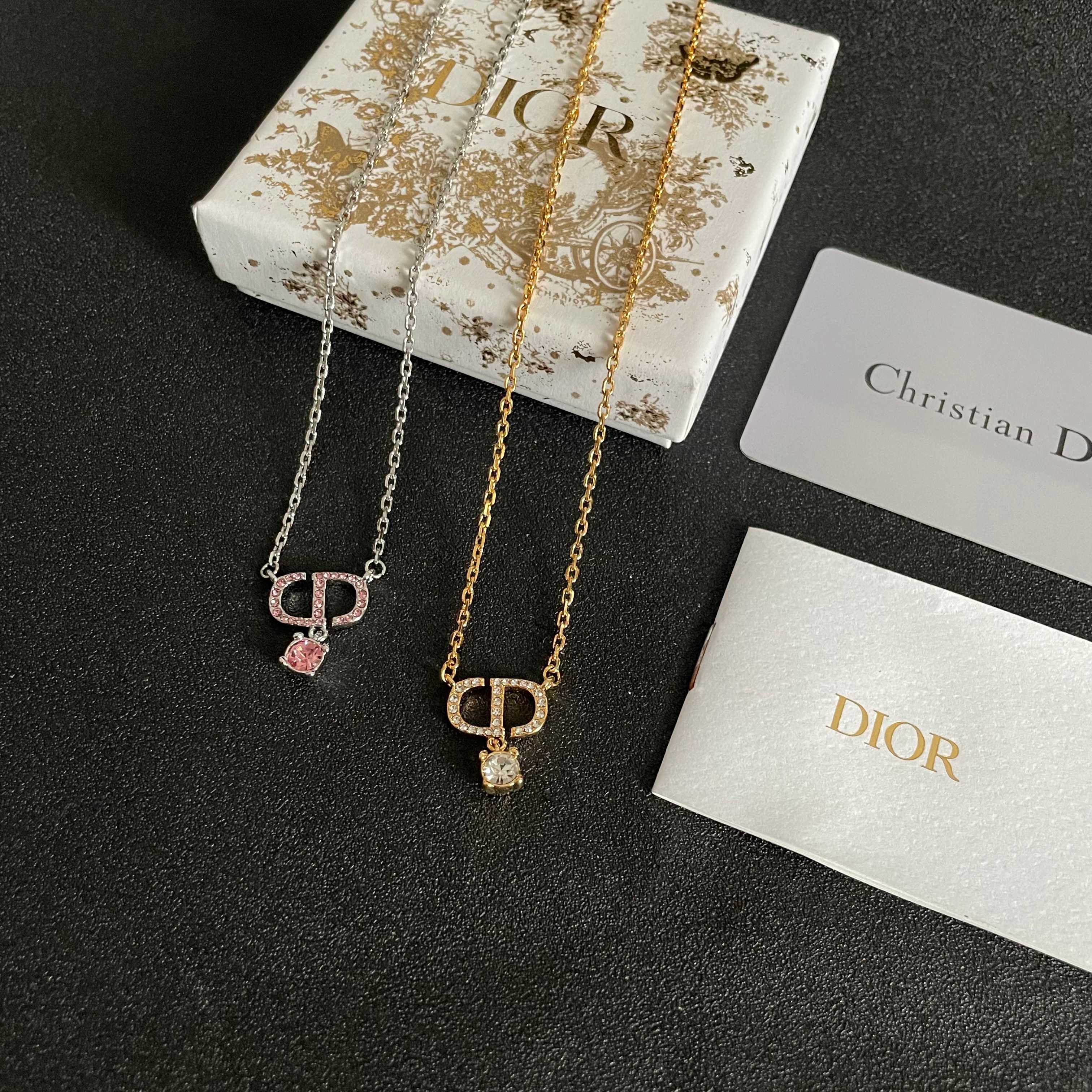 👑Dior 迪奥  中古 项链 专柜一致上新 精选原版一致 黄铜材质 甜美气质高雅.