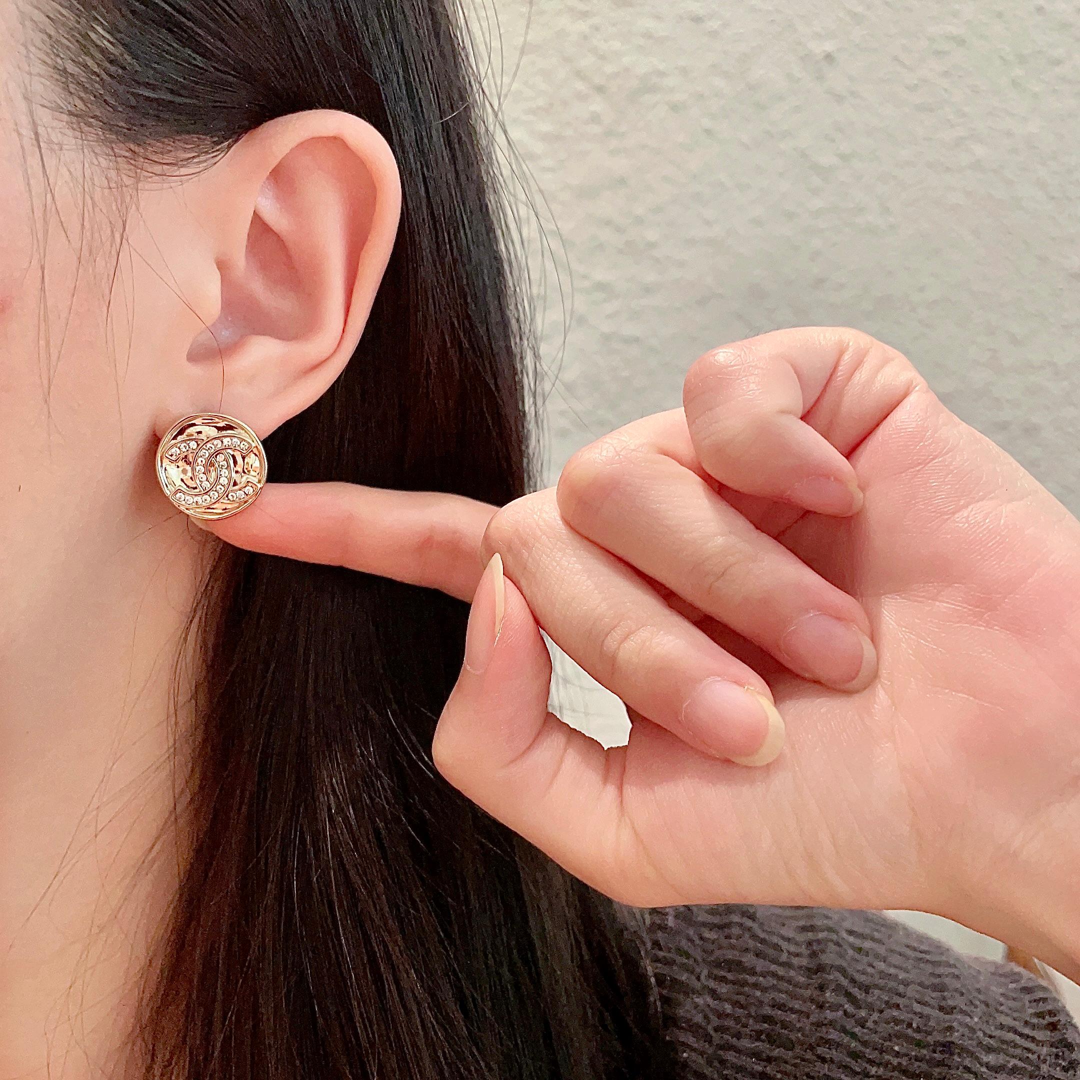  Chanel香奈儿 中古 双C耳钉👀原版复刻logo 小香家的款式真心无需多介绍😘🎶每一款都超好看，精