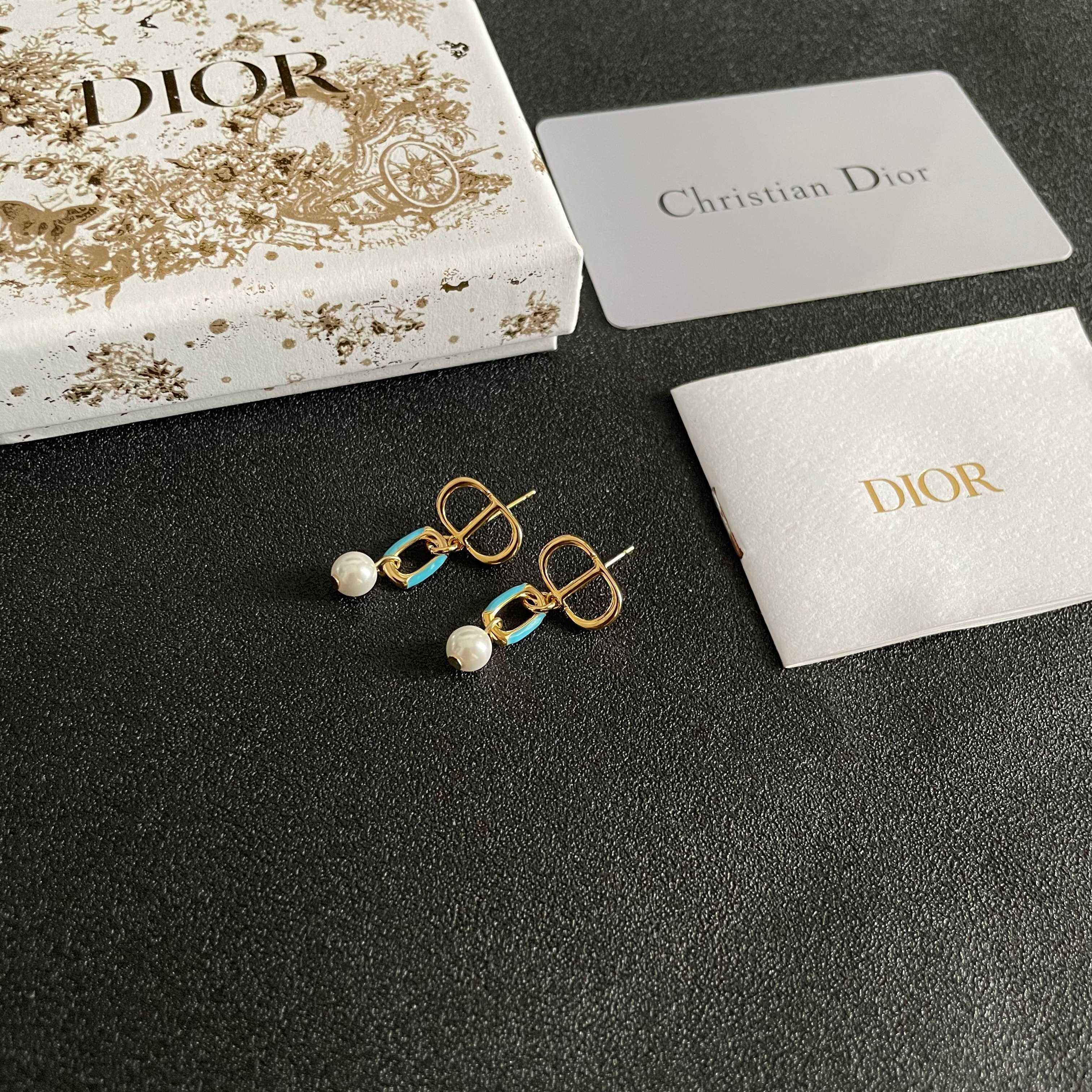 👑Dior 迪奥 中古 耳环 专柜一致上新 精选原版一致 黄铜材质 甜美气质高