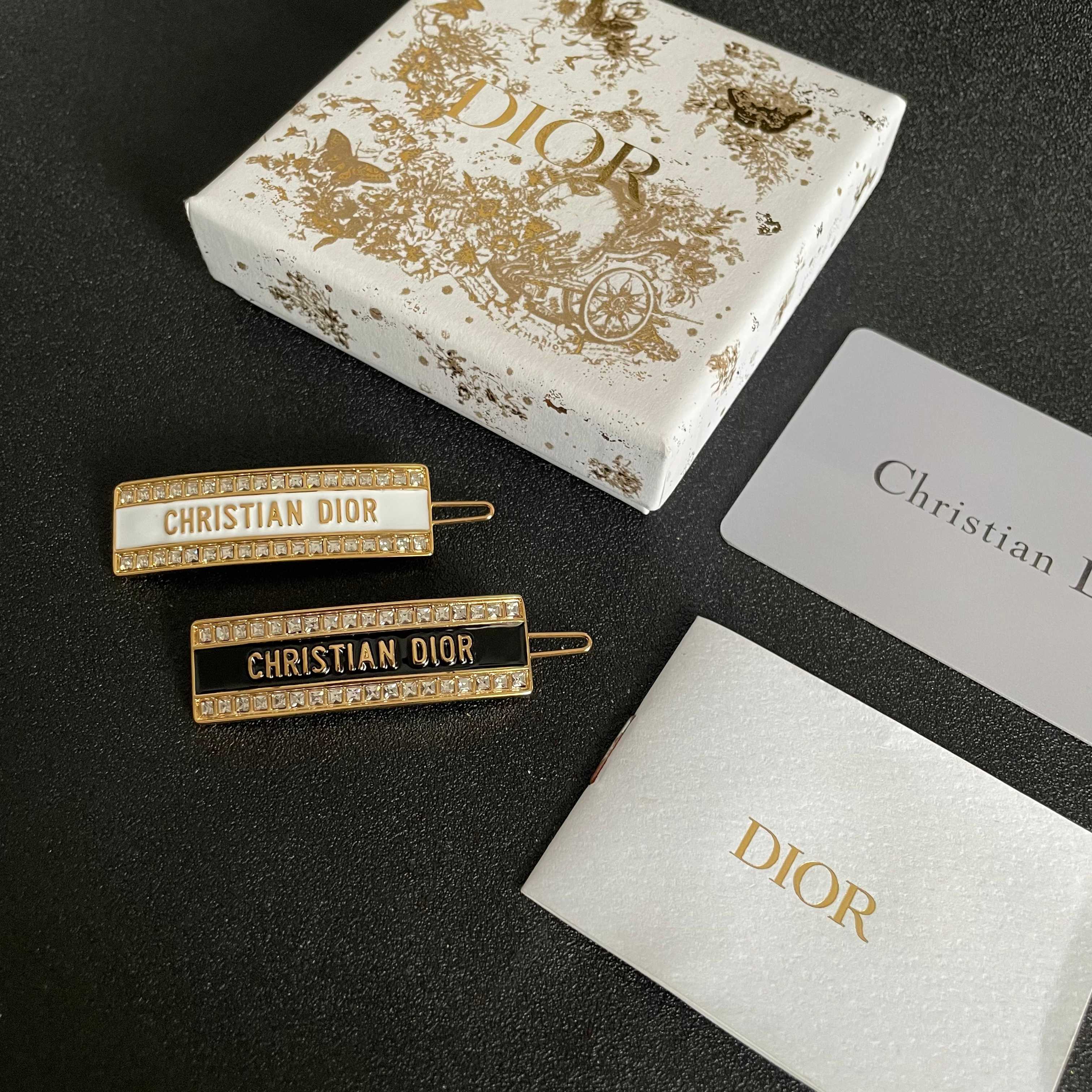  Dior 迪奥 星星 DIOR发夹 专柜新款上市 美得不要不要的 唯美 浪漫 人手必备款 火爆小红书 