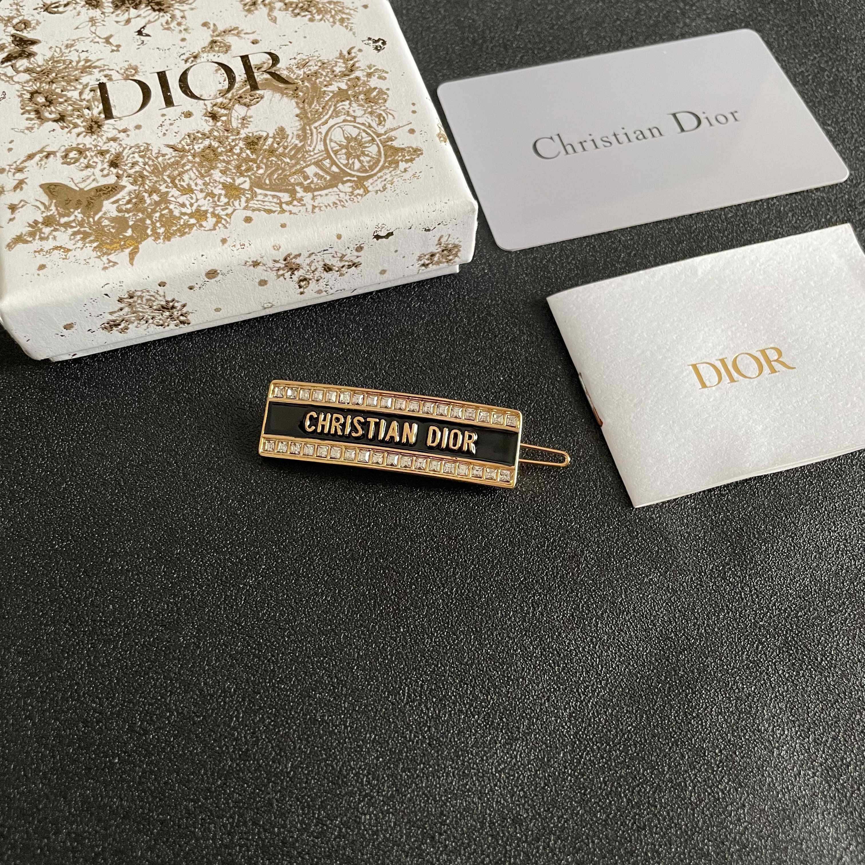  Dior 迪奥 星星 DIOR发夹 专柜新款上市 美得不要不要的 唯美 浪漫 人手必备款 火爆小红书 