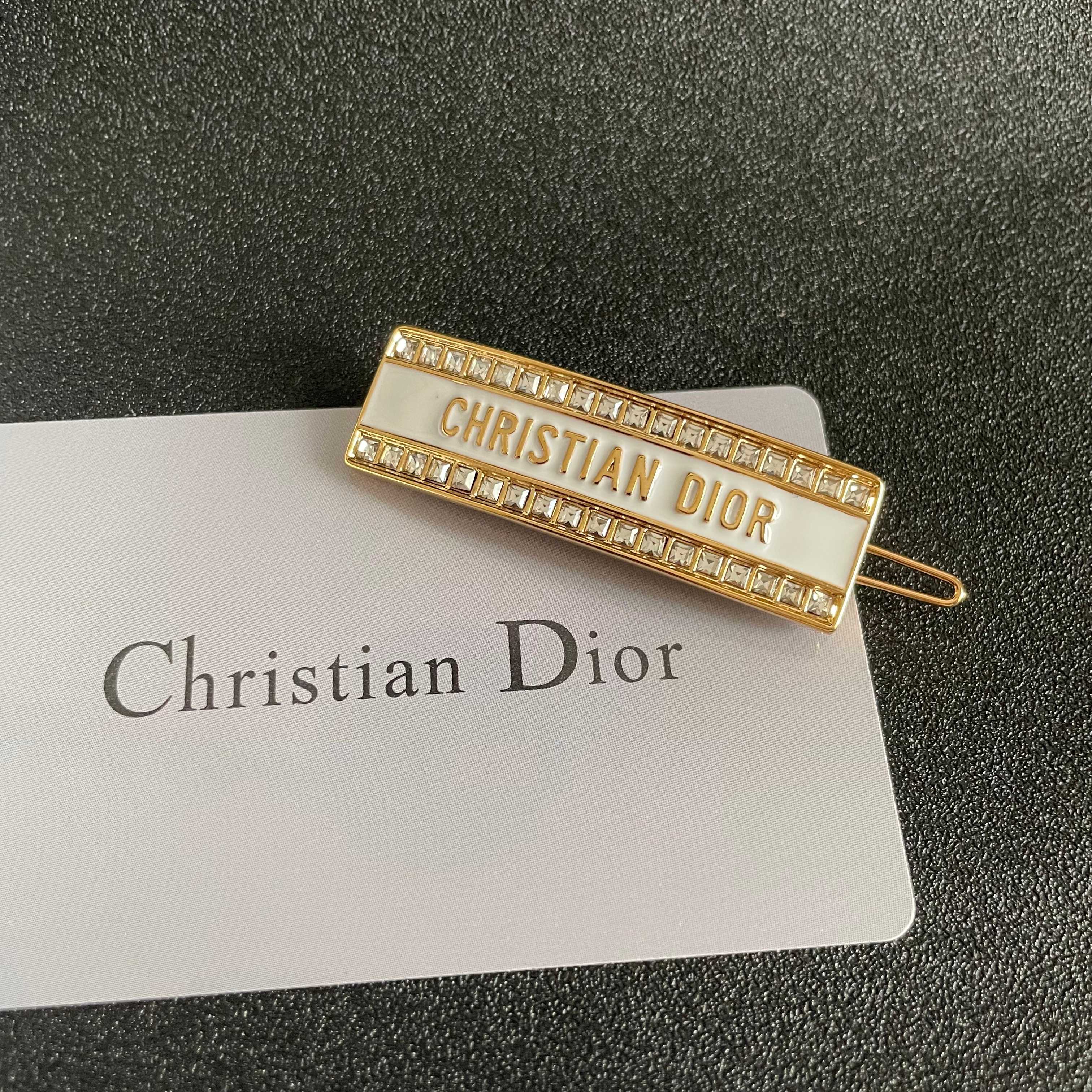 Dior’s New Money: Romantic, Man-Made Star Material in Hot Red Book - 图片 7