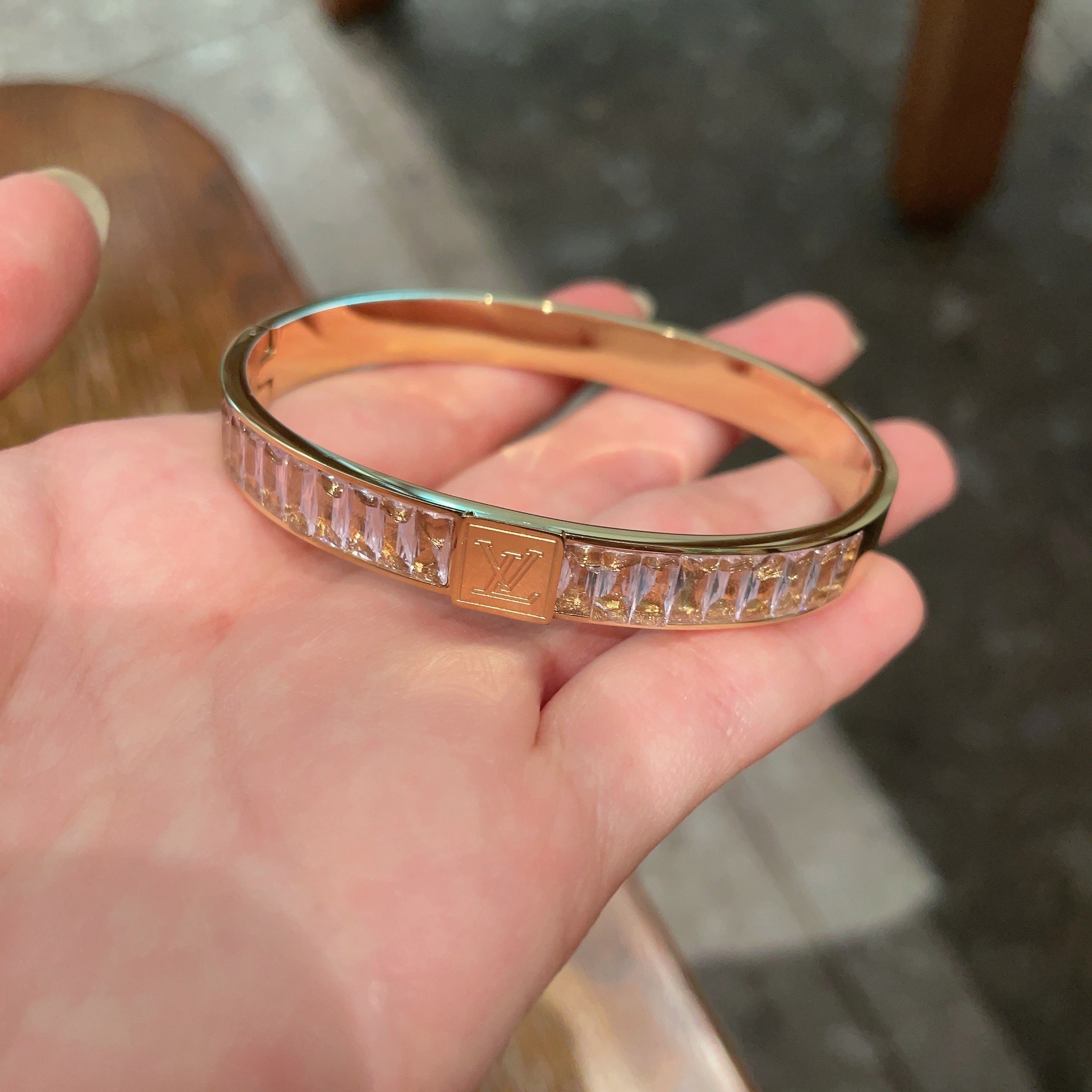 💥新品😍 原单货 LV镶钻手镯🔹🔹Louis Vuitton 路易威登 🔹专柜一致材质 火爆款出货 设计