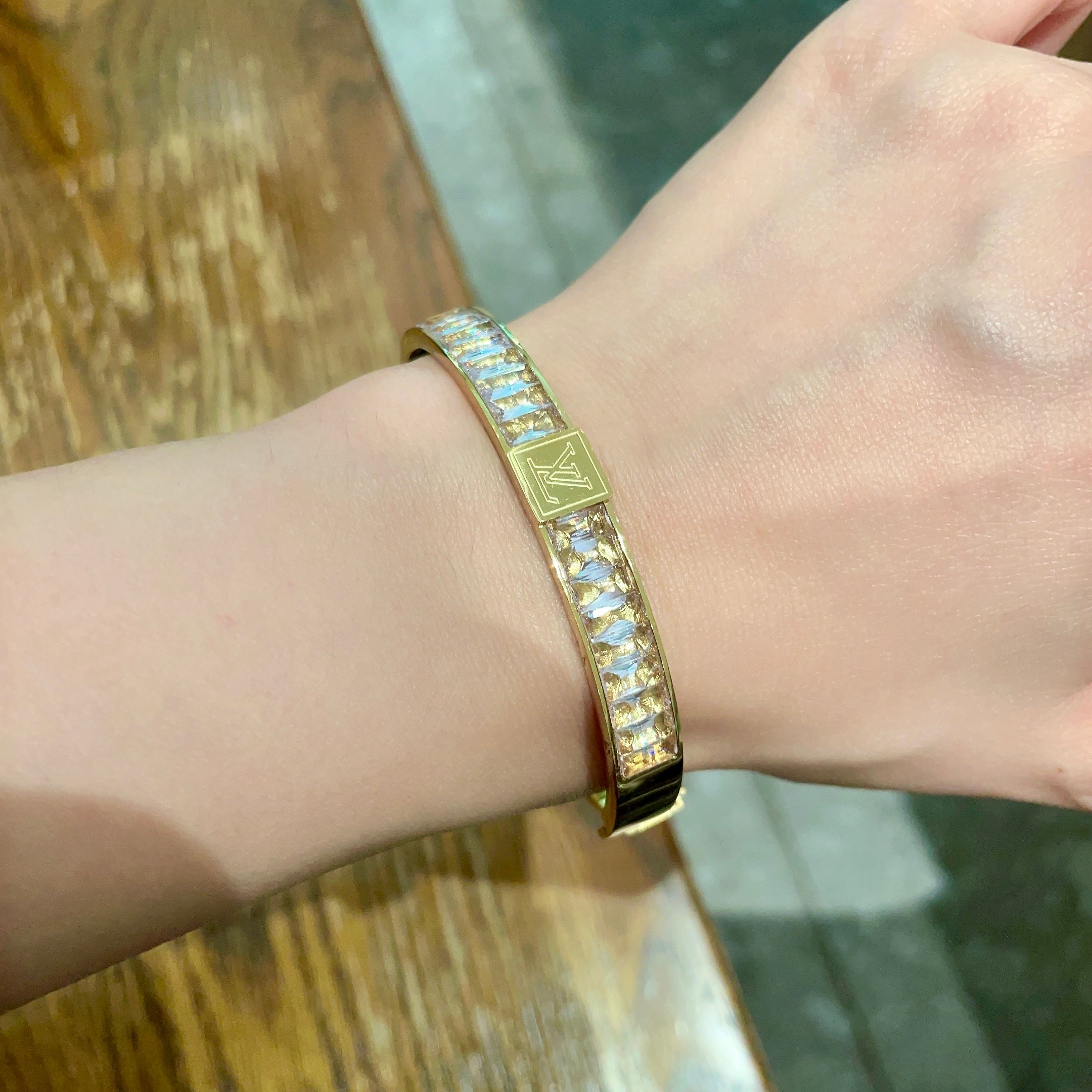 💥新品😍 原单货 LV镶钻手镯🔹🔹Louis Vuitton 路易威登 🔹专柜一致材质 火爆款出货 设计