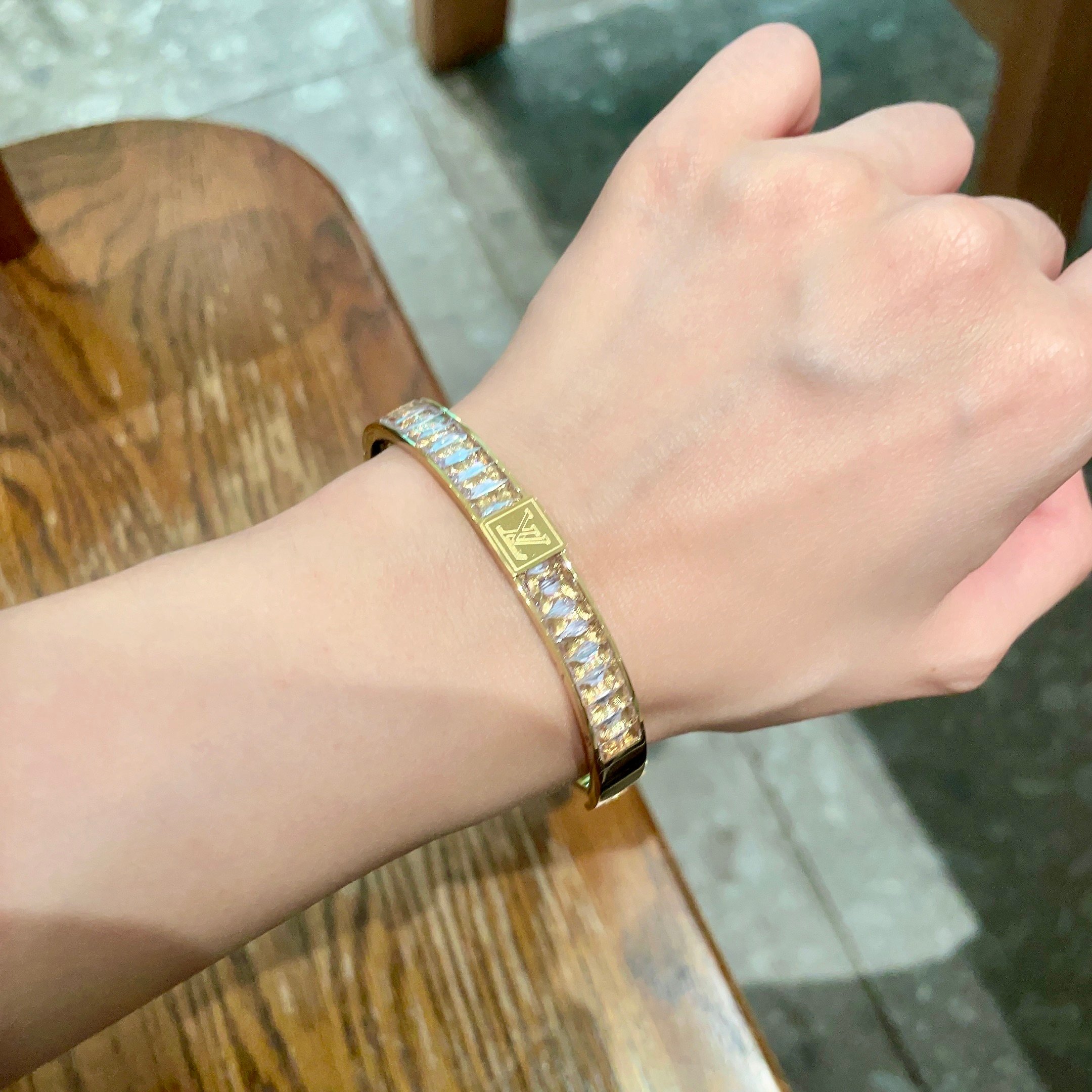 💥新品😍 原单货 LV镶钻手镯🔹🔹Louis Vuitton 路易威登 🔹专柜一致材质 火爆款出货 设计