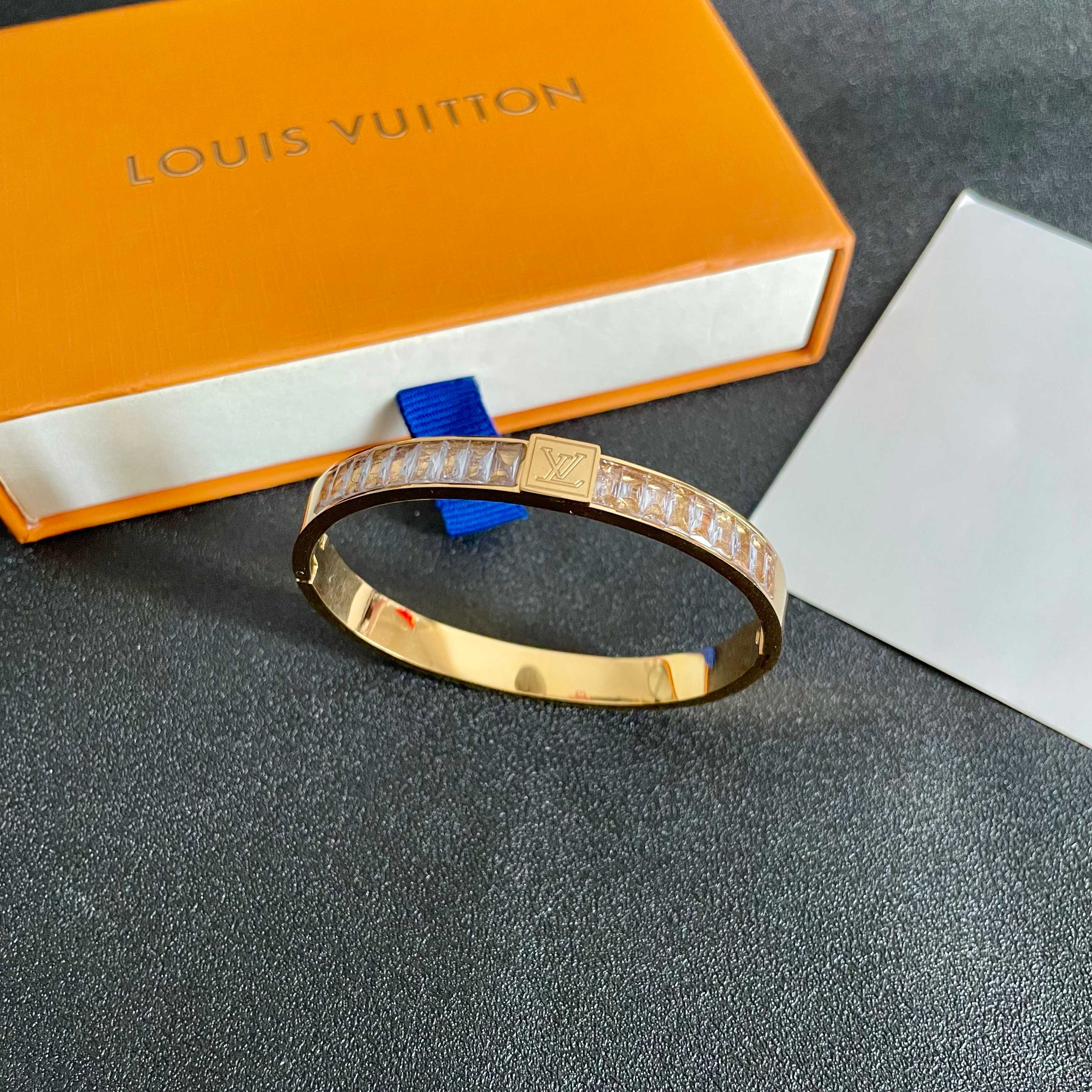💥新品😍 原单货 LV镶钻手镯🔹🔹Louis Vuitton 路易威登 🔹专柜一致材质 火爆款出货 设计