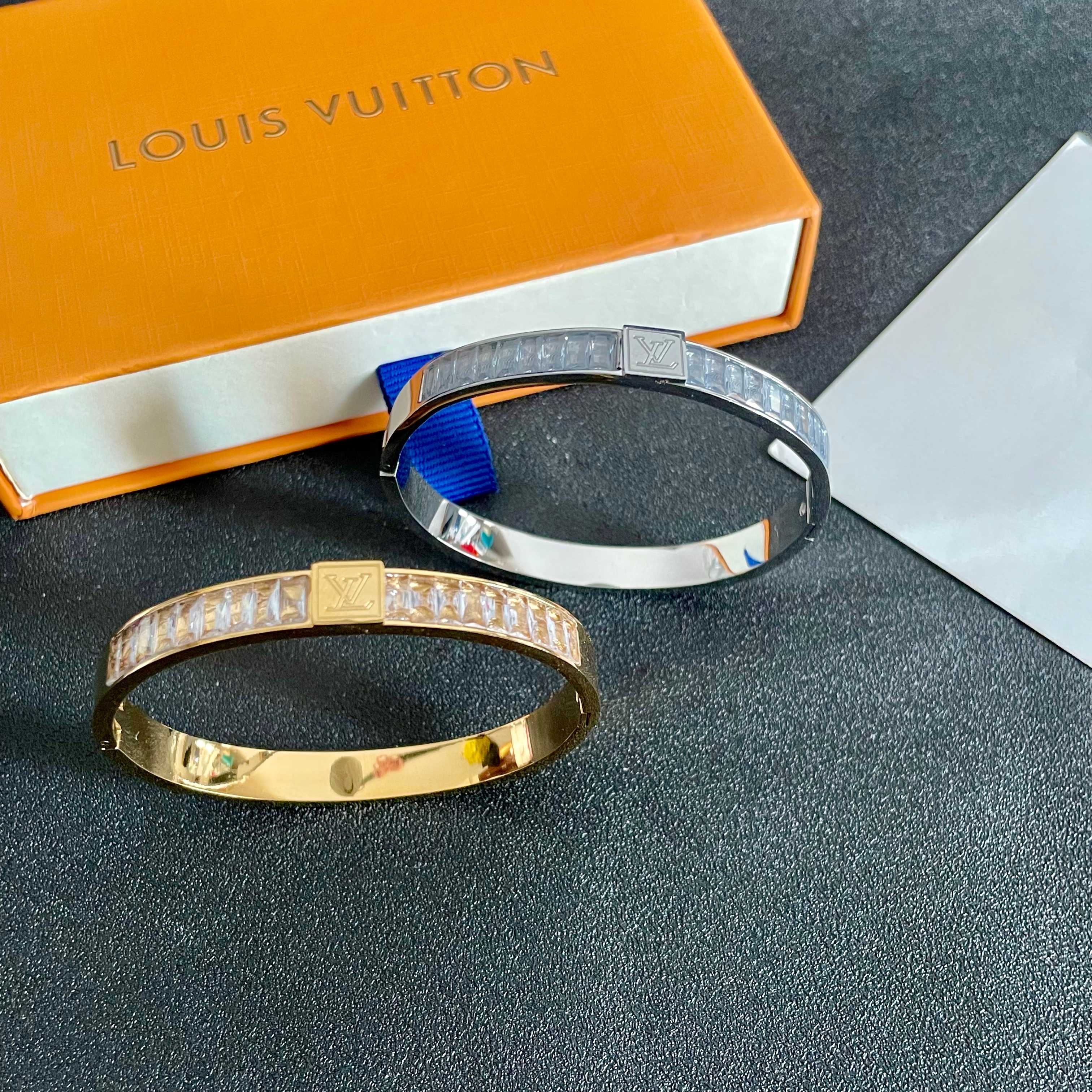 💥新品😍 原单货 LV镶钻手镯🔹🔹Louis Vuitton 路易威登 🔹专柜一致材质 火爆款出货 设计
