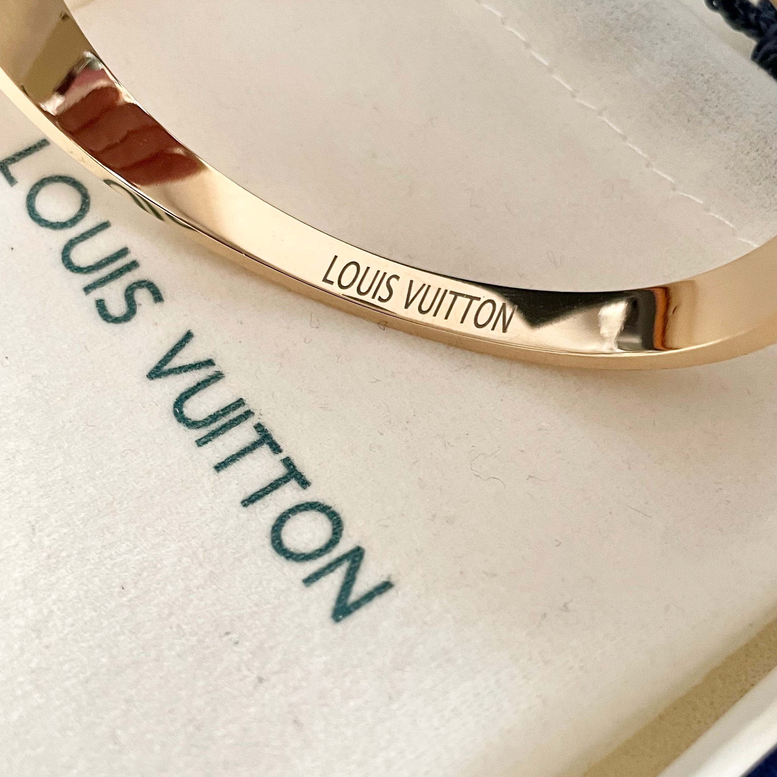 💥新品😍 原单货 LV中性款手镯🔹🔹Louis Vuitton 路易威登 🔹专柜一致材质 火爆款出货 设
