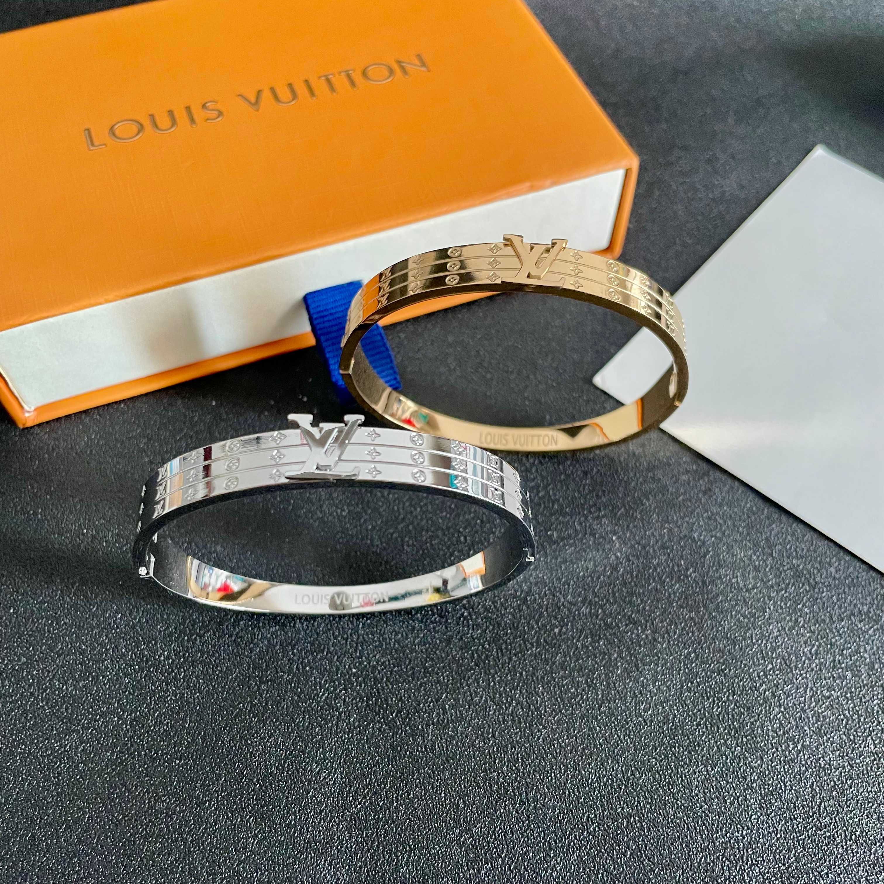 💥新品😍 原单货 LV中性款手镯🔹🔹Louis Vuitton 路易威登 🔹专柜一致材质 火爆款出货 设