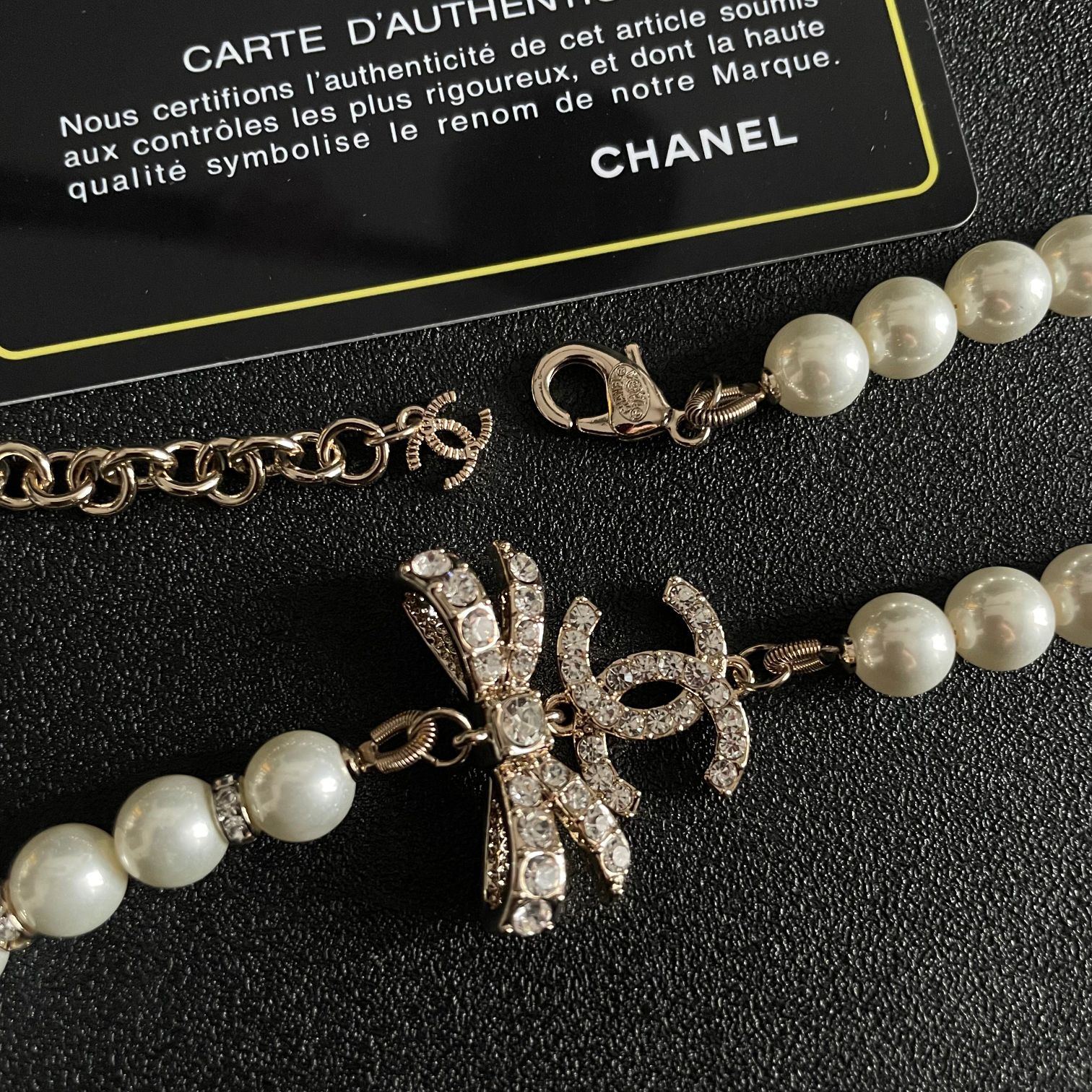 🔥抢手好货快💘Chanel小香专柜明星同款最新款珍珠字母串链毛衣链项链💓 非常不错的款式推荐香奈儿款式 