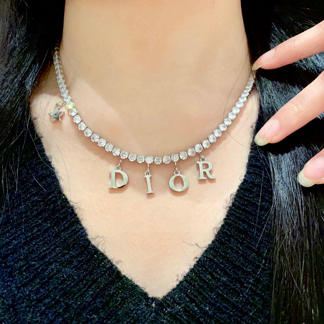 👑Dior 迪奥  中古 项链 专柜一致上新 精选原版一致 黄铜材质 甜美气质高雅.