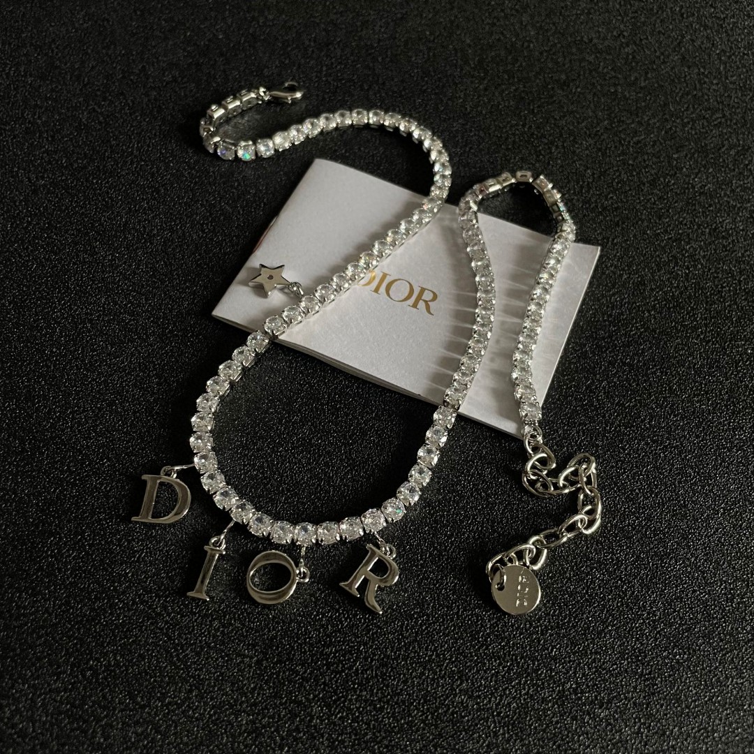 👑Dior 迪奥  中古 项链 专柜一致上新 精选原版一致 黄铜材质 甜美气质高雅.
