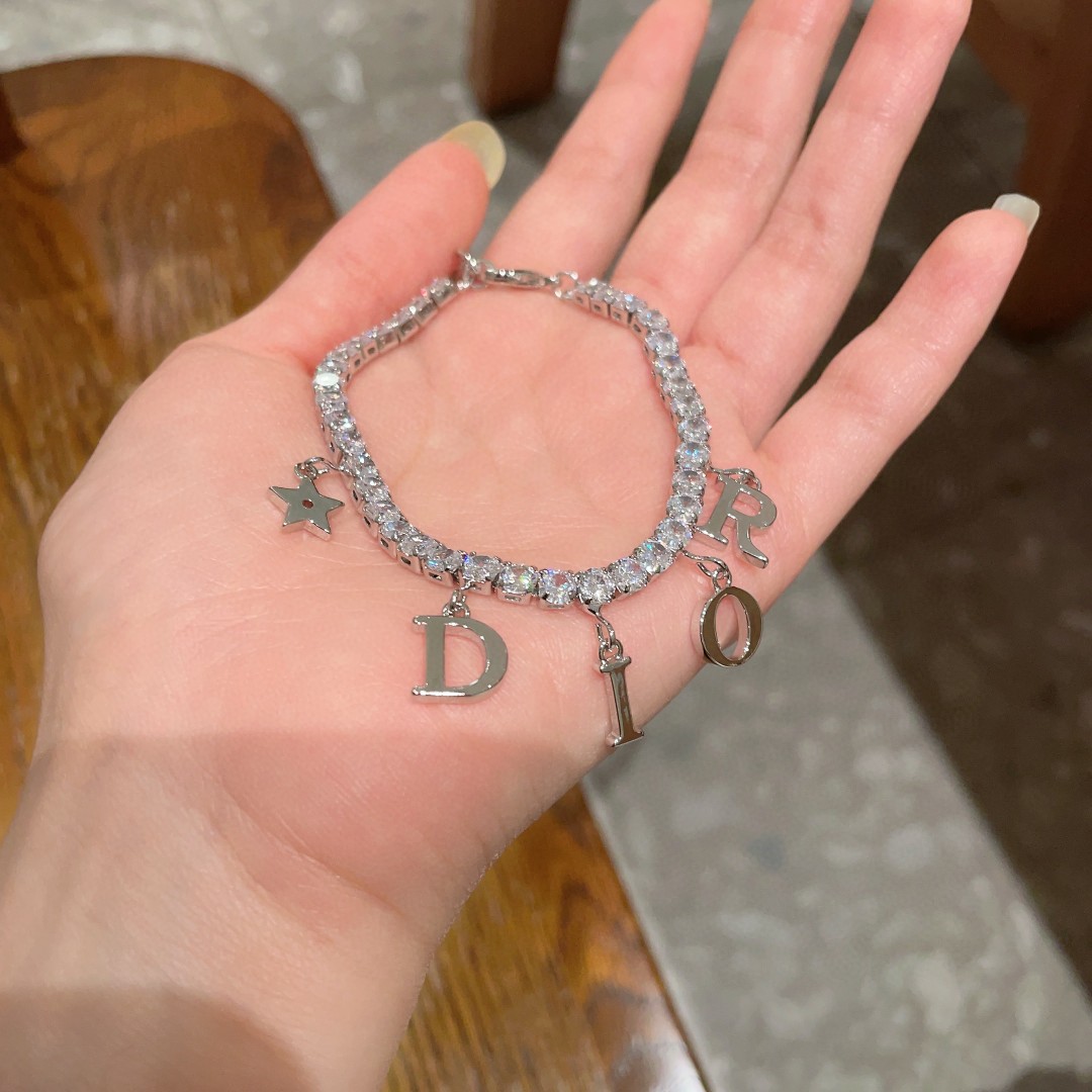 👑Dior 迪奥  中古 手链 专柜一致上新 精选原版一致 黄铜材质 甜美气质高雅.