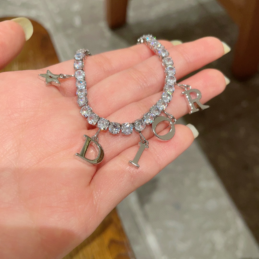👑Dior 迪奥  中古 手链 专柜一致上新 精选原版一致 黄铜材质 甜美气质高雅.