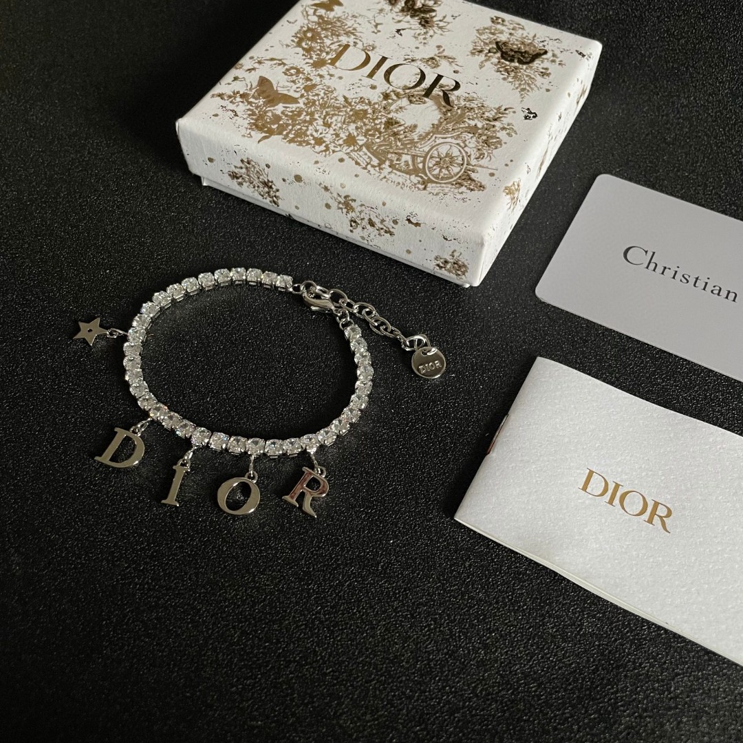 👑Dior 迪奥  中古 手链 专柜一致上新 精选原版一致 黄铜材质 甜美气质高雅.