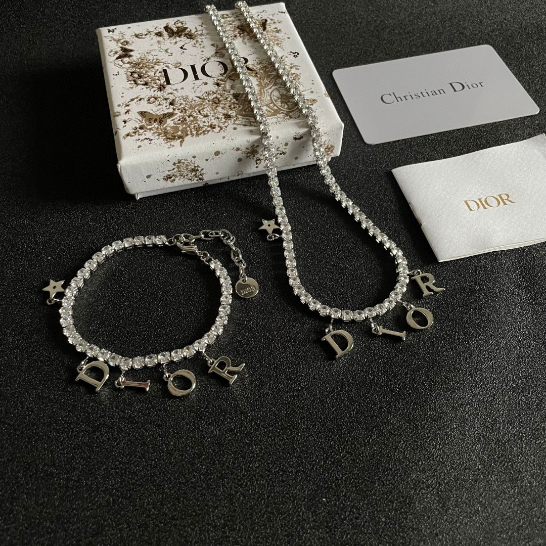 👑Dior 迪奥  中古 手链 专柜一致上新 精选原版一致 黄铜材质 甜美气质高雅.