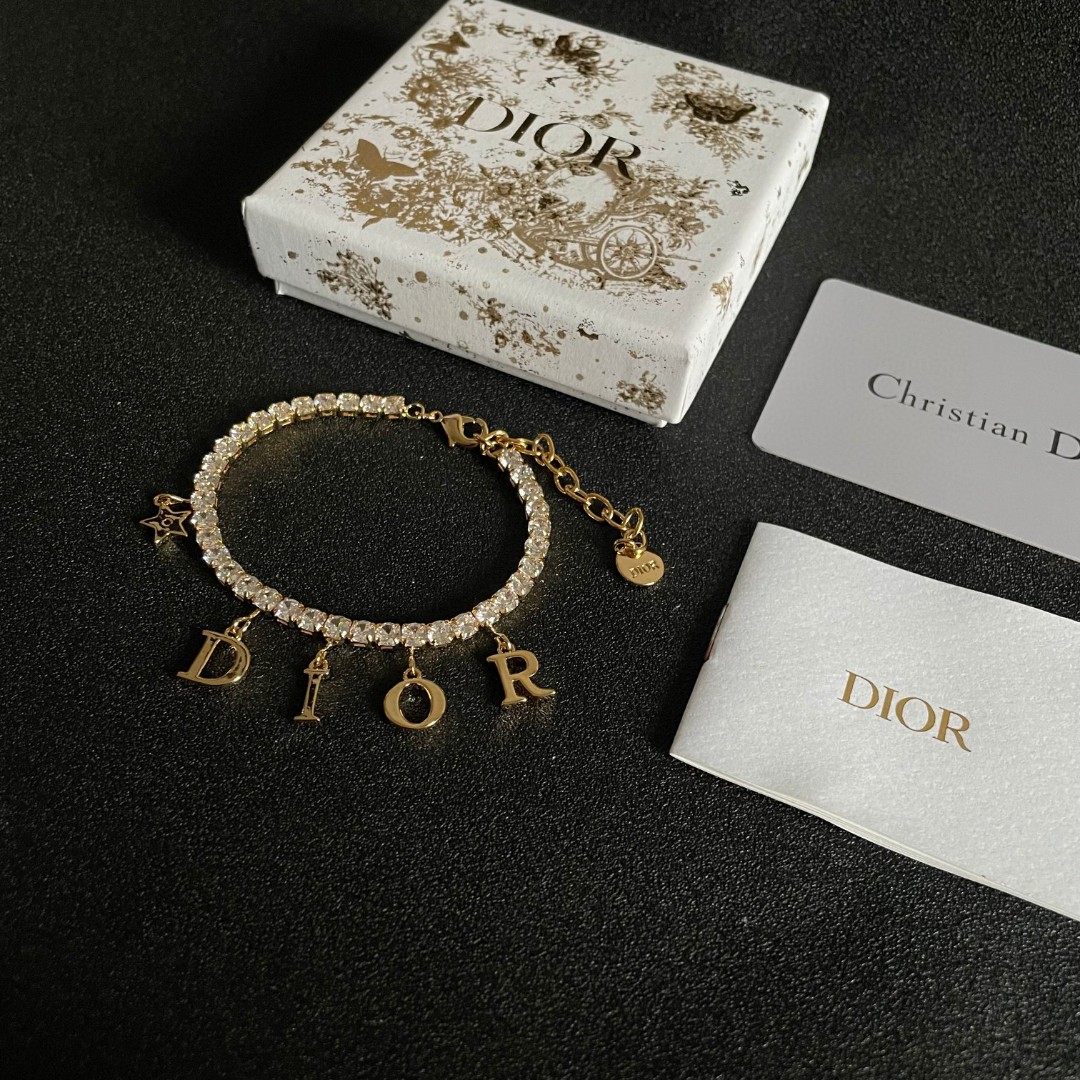 👑Dior 迪奥  中古 手链 专柜一致上新 精选原版一致 黄铜材质 甜美气质高雅.