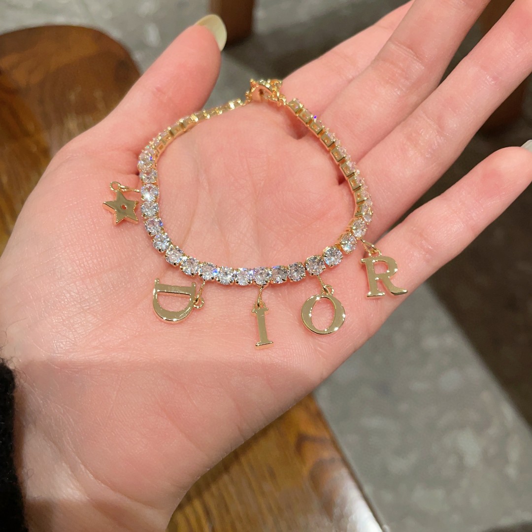 👑Dior 迪奥  中古 手链 专柜一致上新 精选原版一致 黄铜材质 甜美气质高雅.
