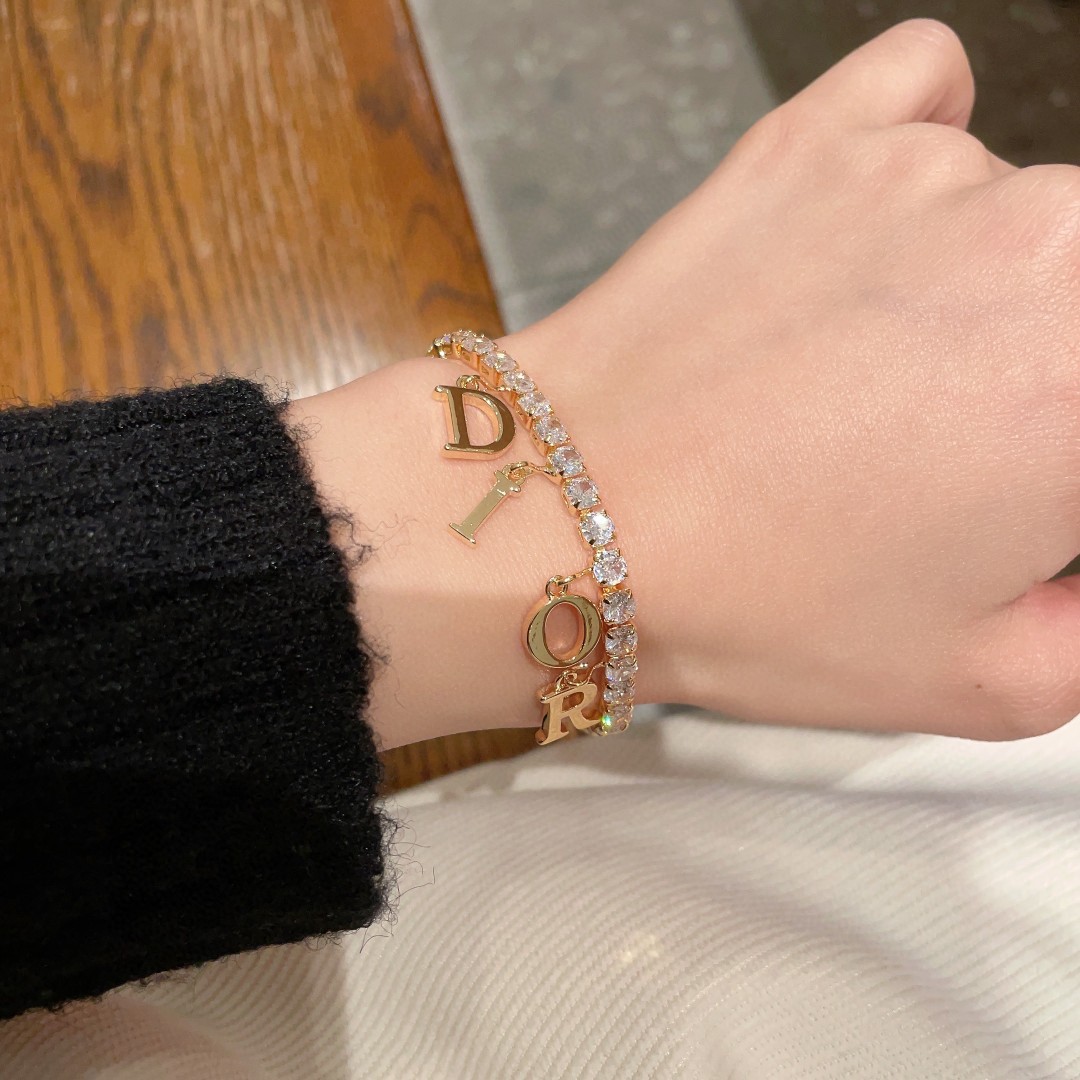 👑Dior 迪奥  中古 手链 专柜一致上新 精选原版一致 黄铜材质 甜美气质高雅.
