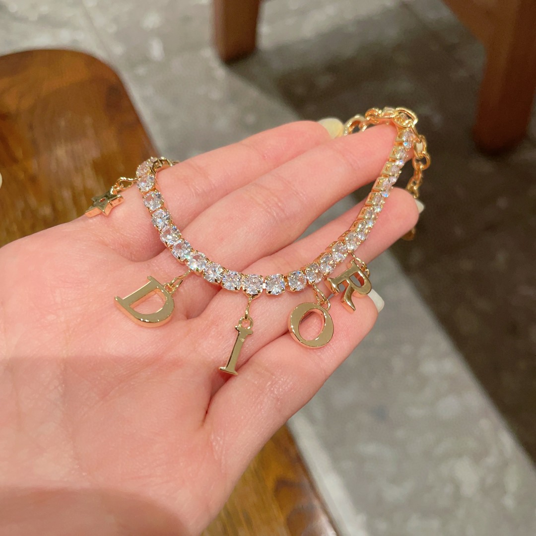 👑Dior 迪奥  中古 手链 专柜一致上新 精选原版一致 黄铜材质 甜美气质高雅.