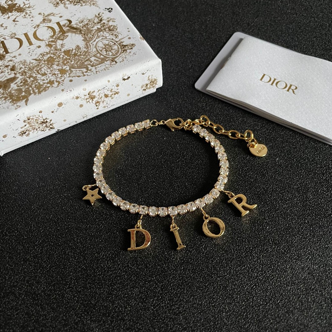 👑Dior 迪奥  中古 手链 专柜一致上新 精选原版一致 黄铜材质 甜美气质高雅.