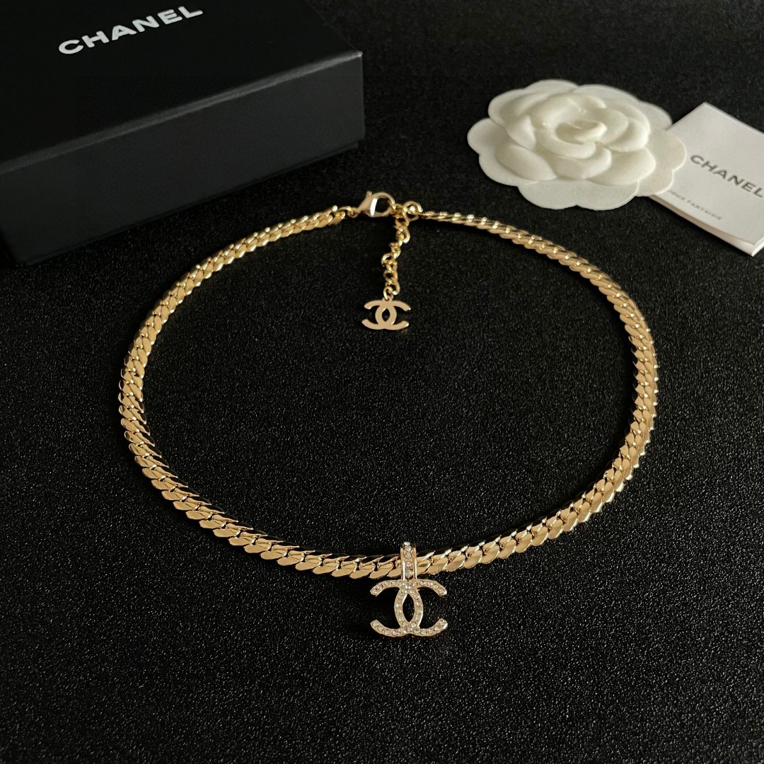  Chanel香奈儿 中古 项链👀小香家的款式真心无需多介绍😘🎶每一款都超好看，精致大方，非常显气质