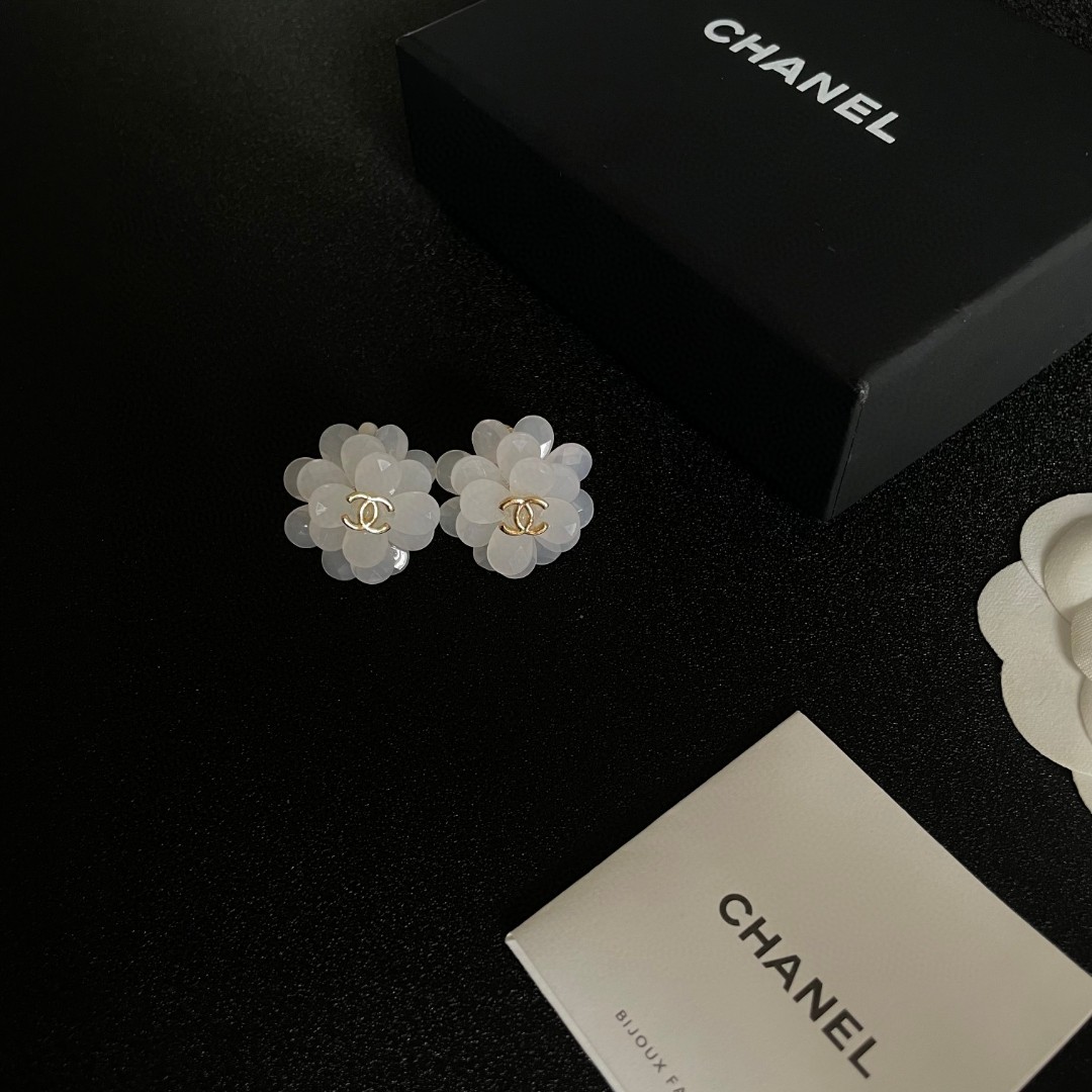 💘耳夹CHANEl专柜最新款同步上新❤香奈儿耳夹💗耳环大牌香奶奶这个品牌在时尚女性当中绝对无所不知🧐原版