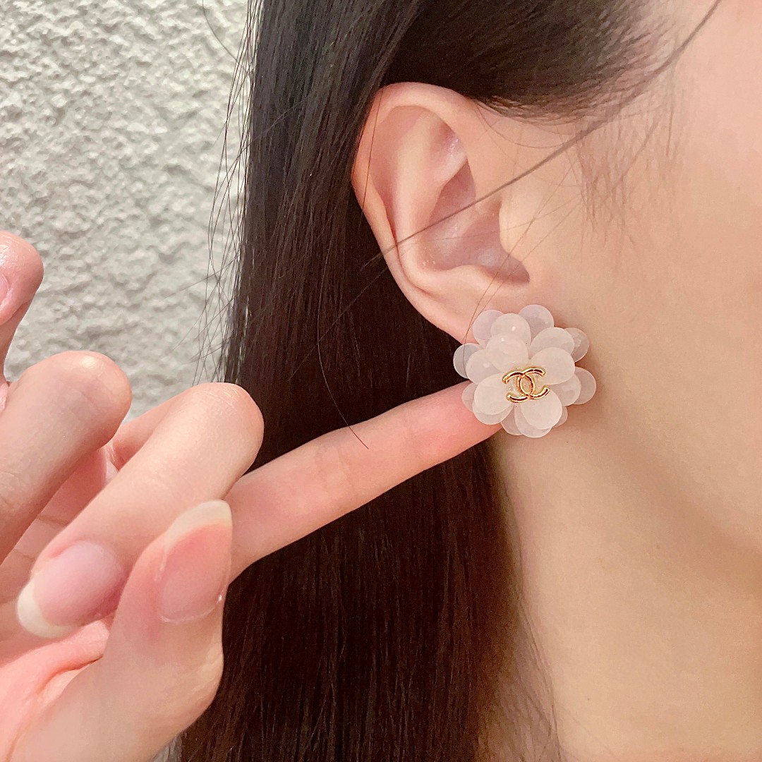 💘耳夹CHANEl专柜最新款同步上新❤香奈儿耳夹💗耳环大牌香奶奶这个品牌在时尚女性当中绝对无所不知🧐原版
