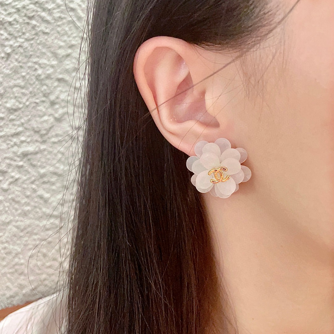 💘耳夹CHANEl专柜最新款同步上新❤香奈儿耳夹💗耳环大牌香奶奶这个品牌在时尚女性当中绝对无所不知🧐原版