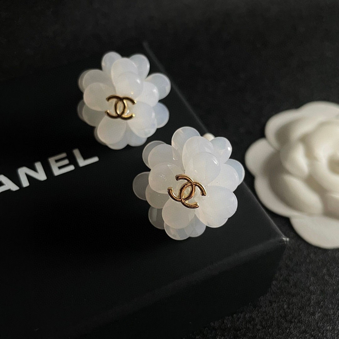 💘耳夹CHANEl专柜最新款同步上新❤香奈儿耳夹💗耳环大牌香奶奶这个品牌在时尚女性当中绝对无所不知🧐原版