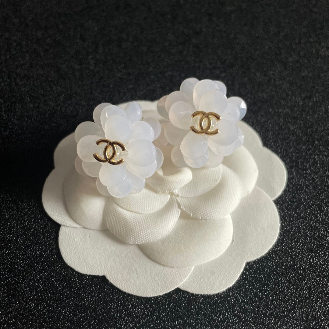 💘耳夹CHANEl专柜最新款同步上新❤香奈儿耳夹💗耳环大牌香奶奶这个品牌在时尚女性当中绝对无所不知🧐原版